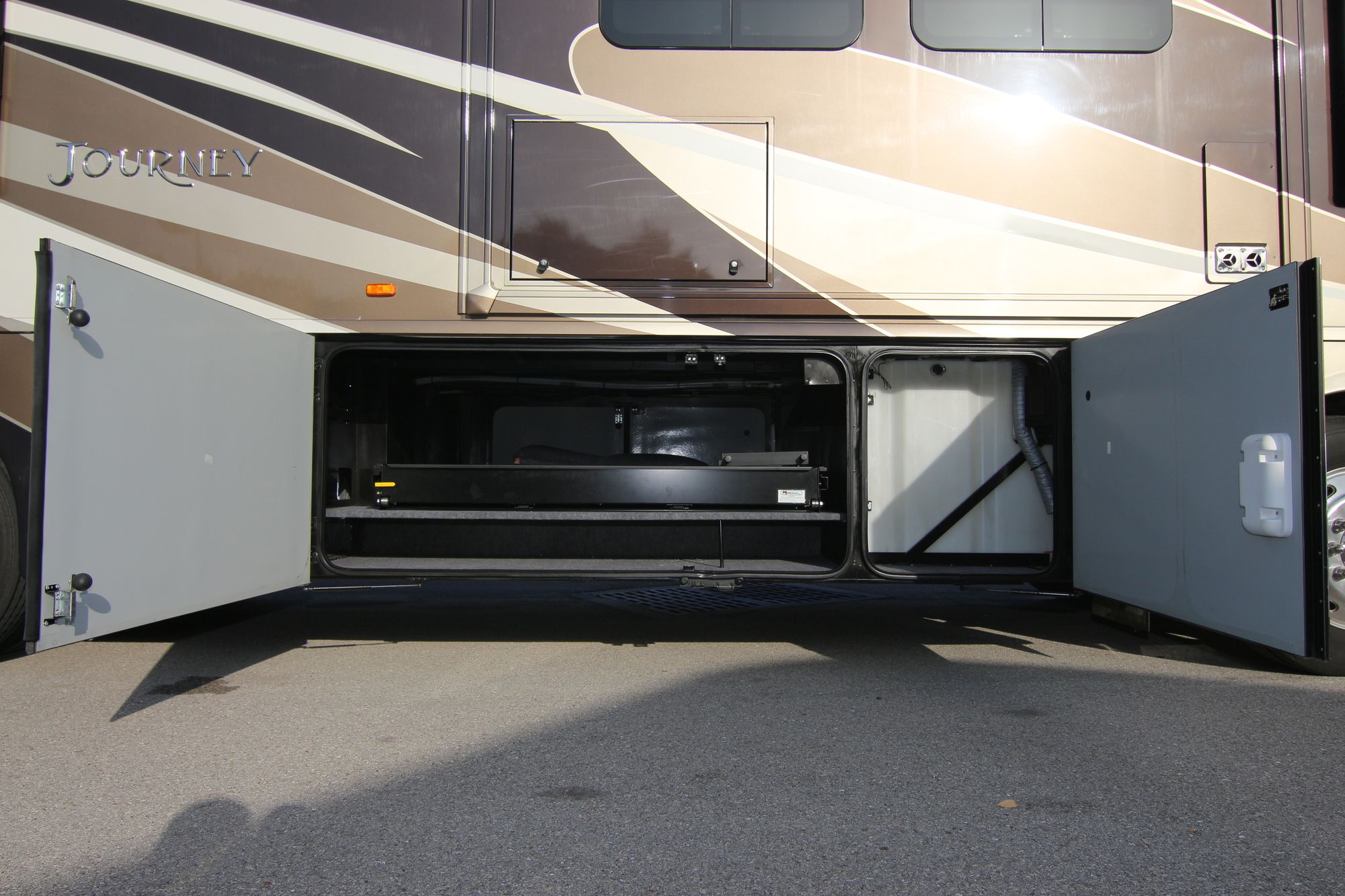 Used 2014 Winnebago Journey 34B Class A  For Sale