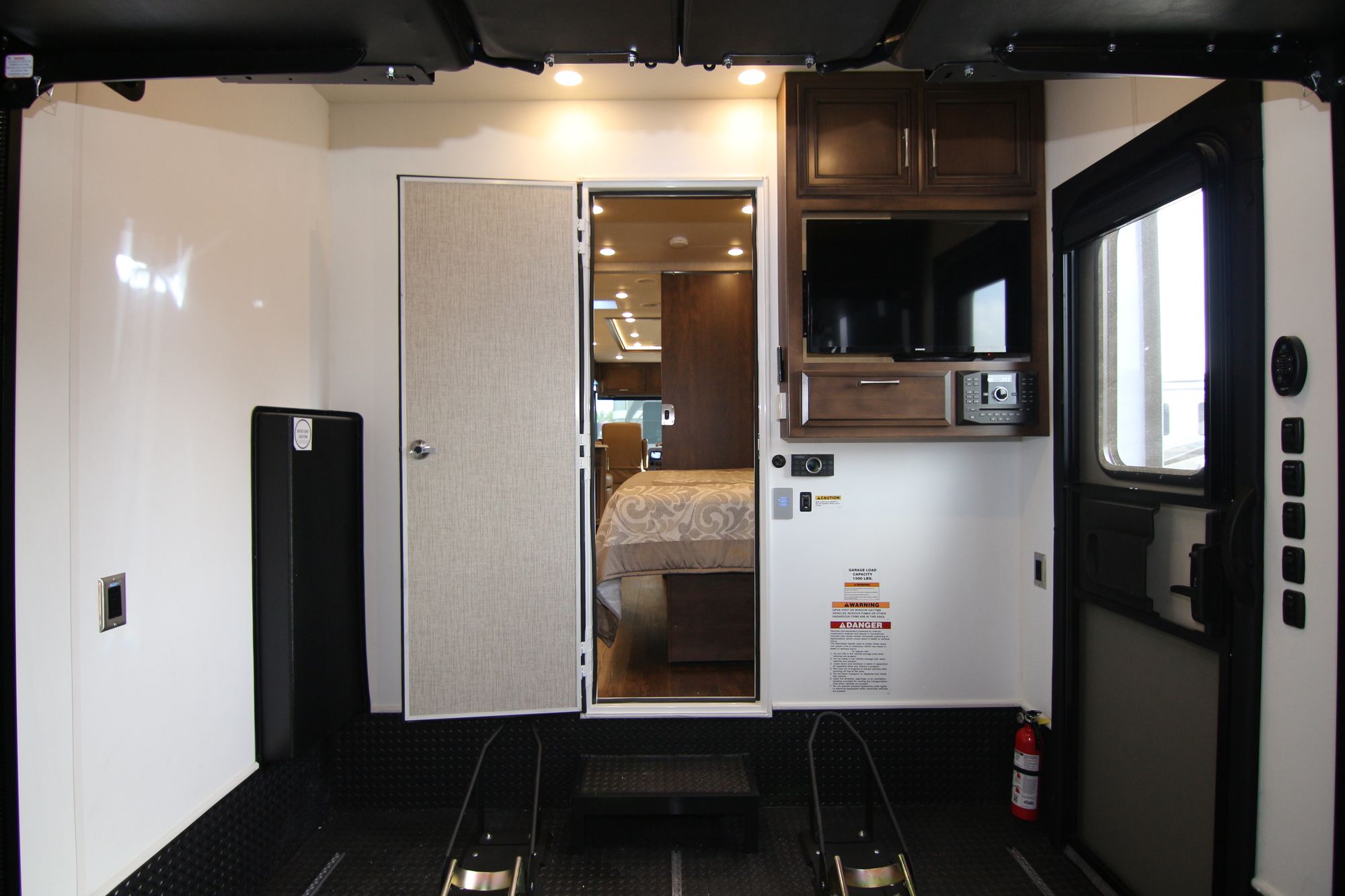 New 2020 Newmar Canyon Star 3927 TOYHAULER Class A  For Sale