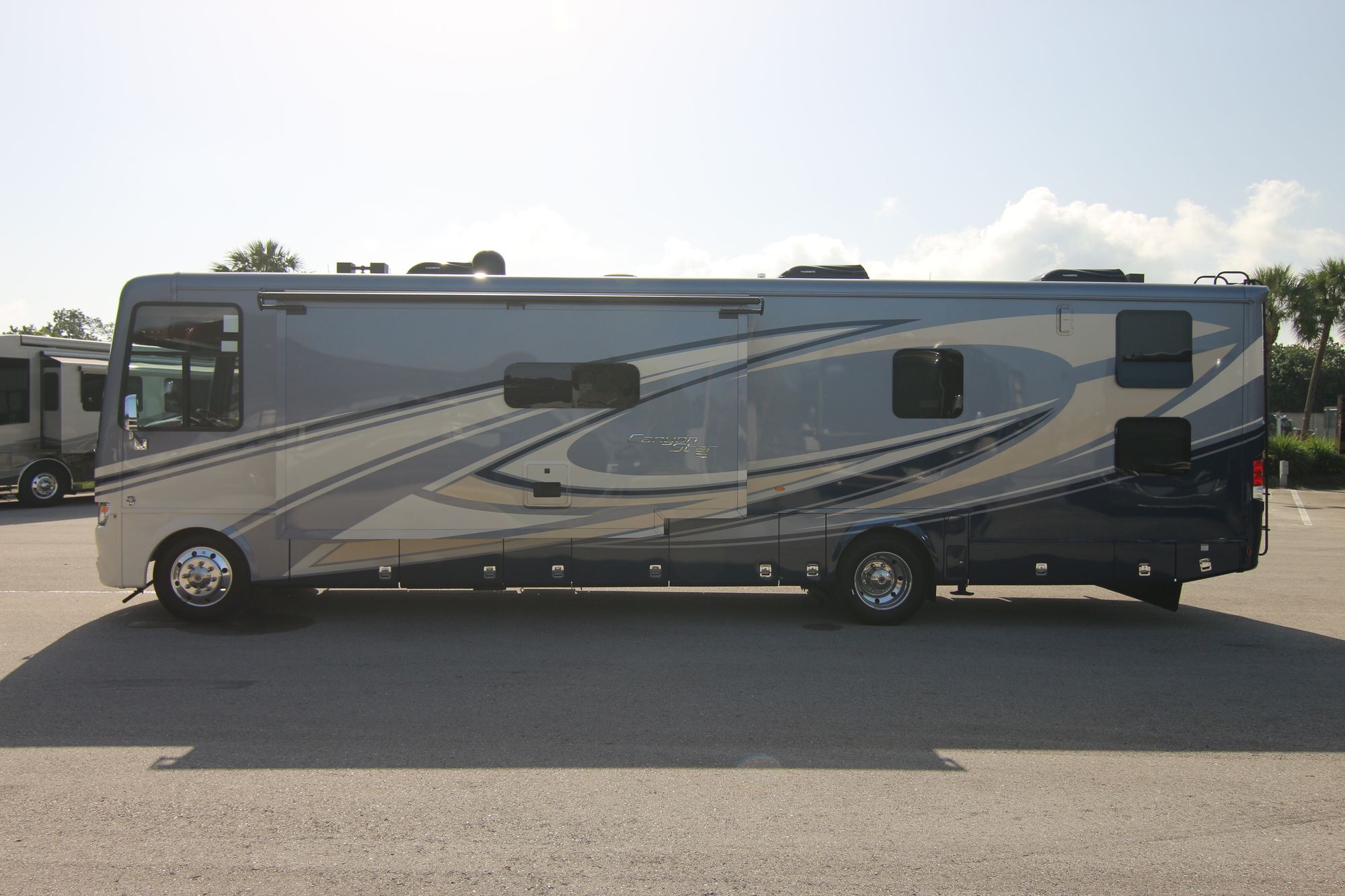 New 2020 Newmar Canyon Star 3927 TOYHAULER Class A  For Sale