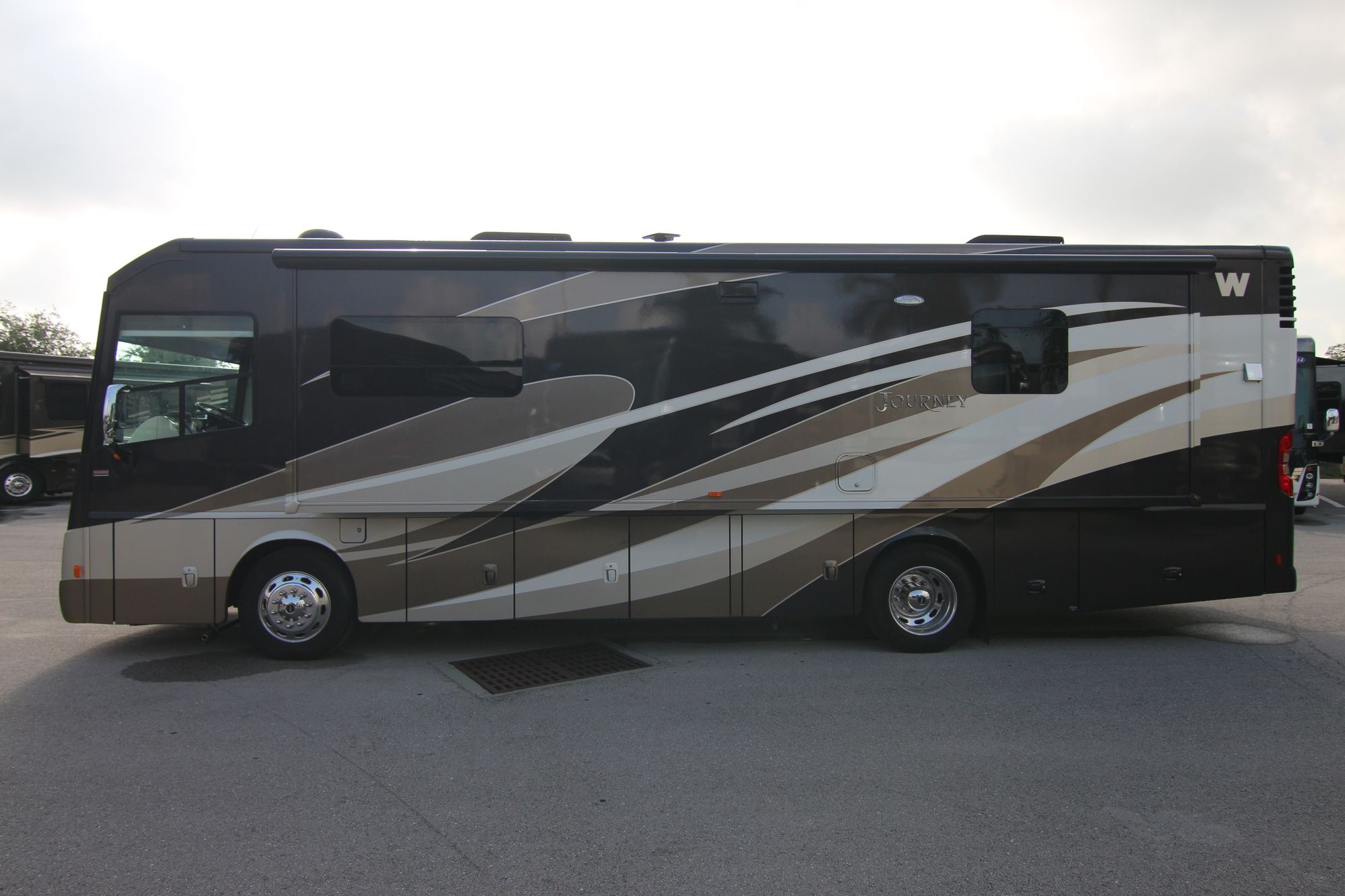 Used 2014 Winnebago Journey 34B Class A  For Sale