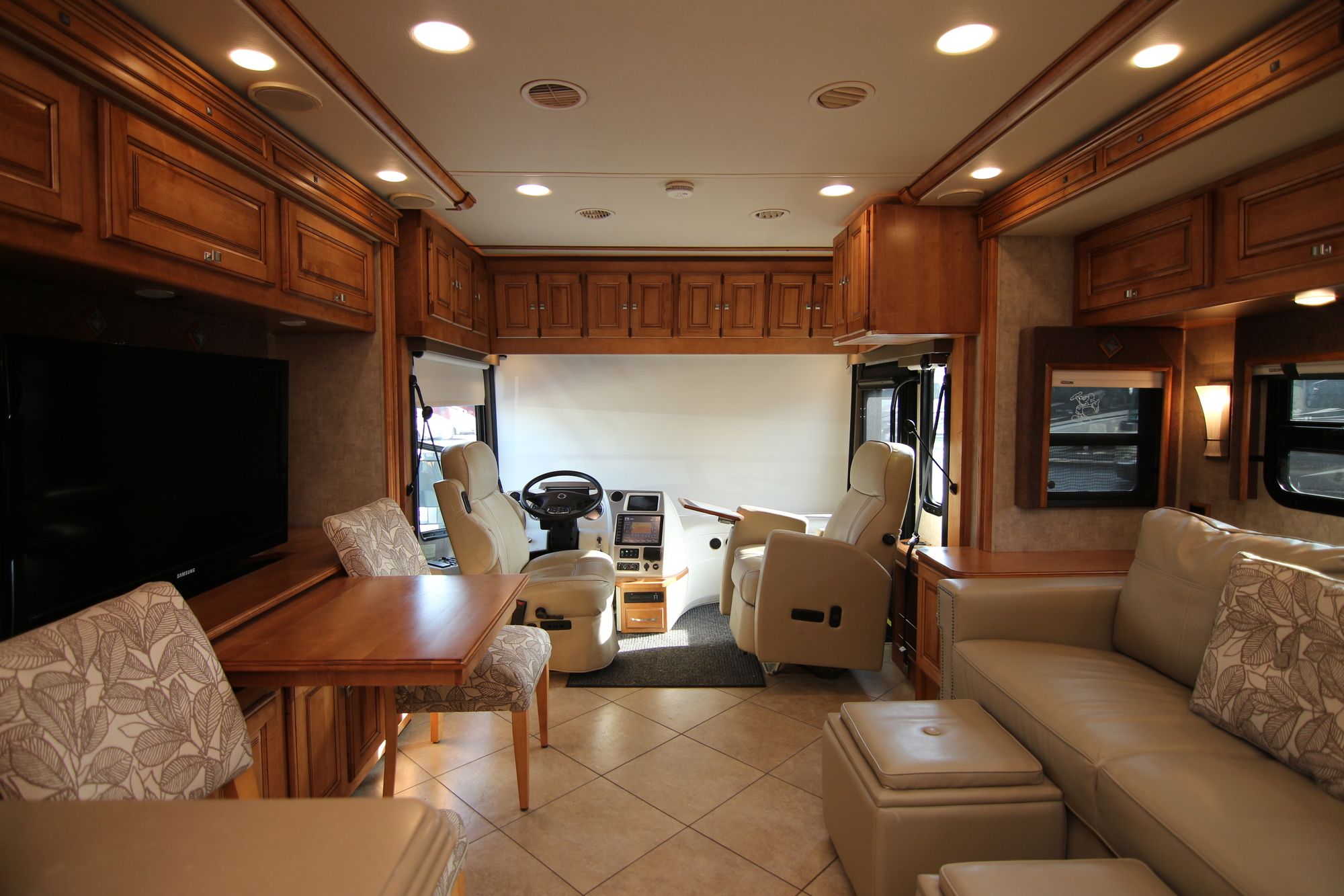 Used 2014 Winnebago Journey 34B Class A  For Sale