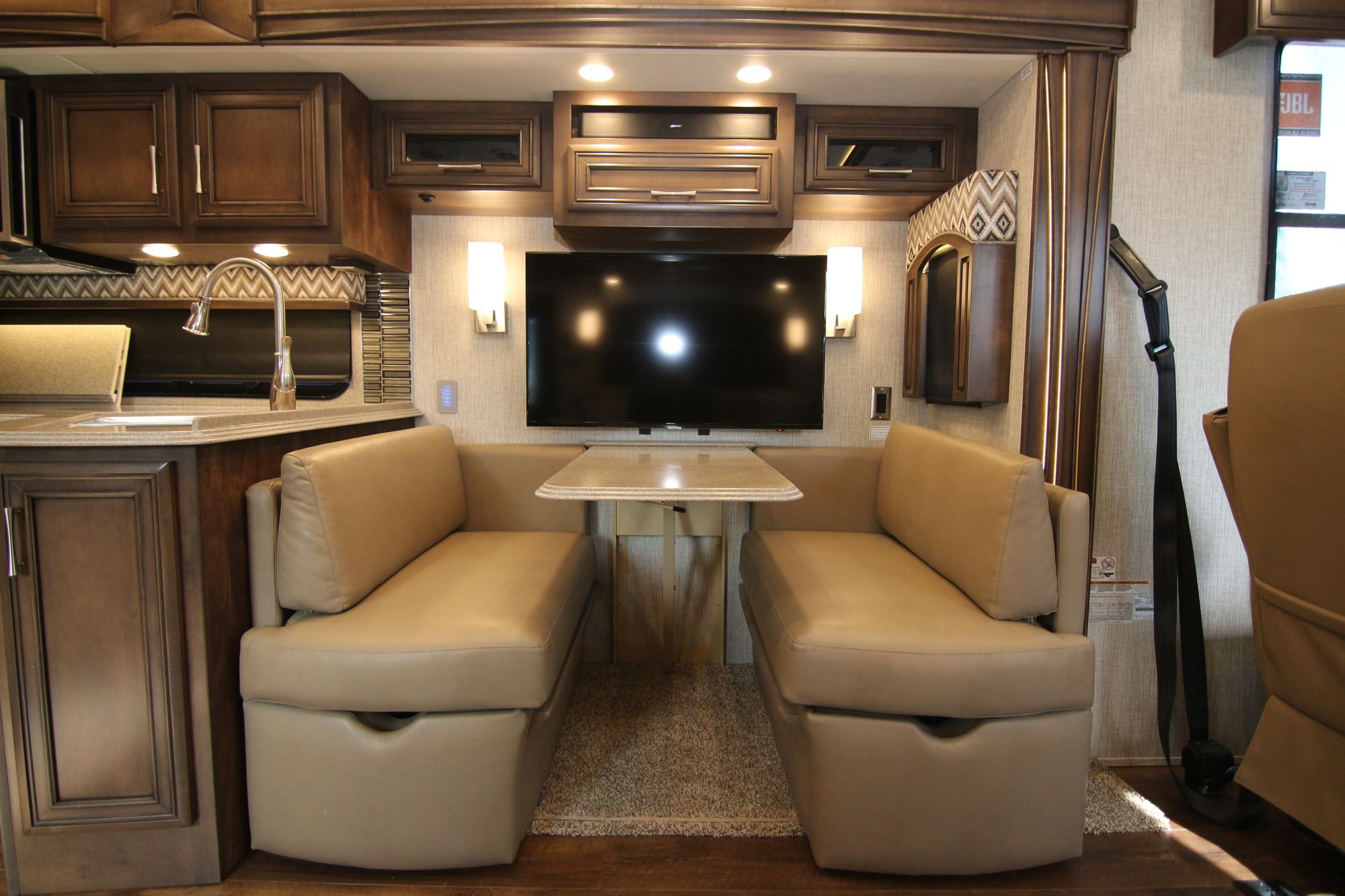 New 2020 Newmar Canyon Star 3927 TOYHAULER Class A  For Sale