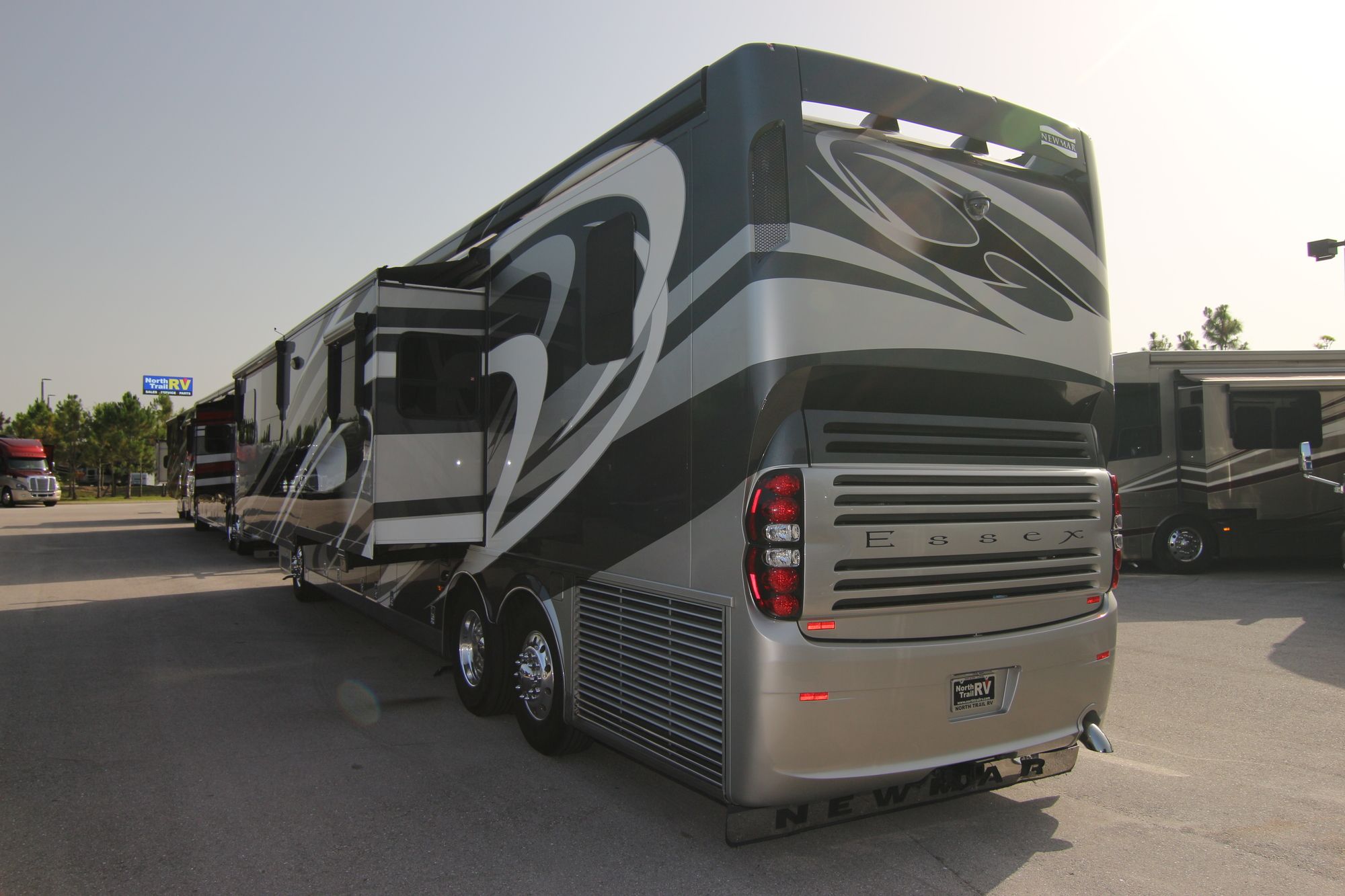 Used 2015 Newmar Essex 4553 Class A  For Sale