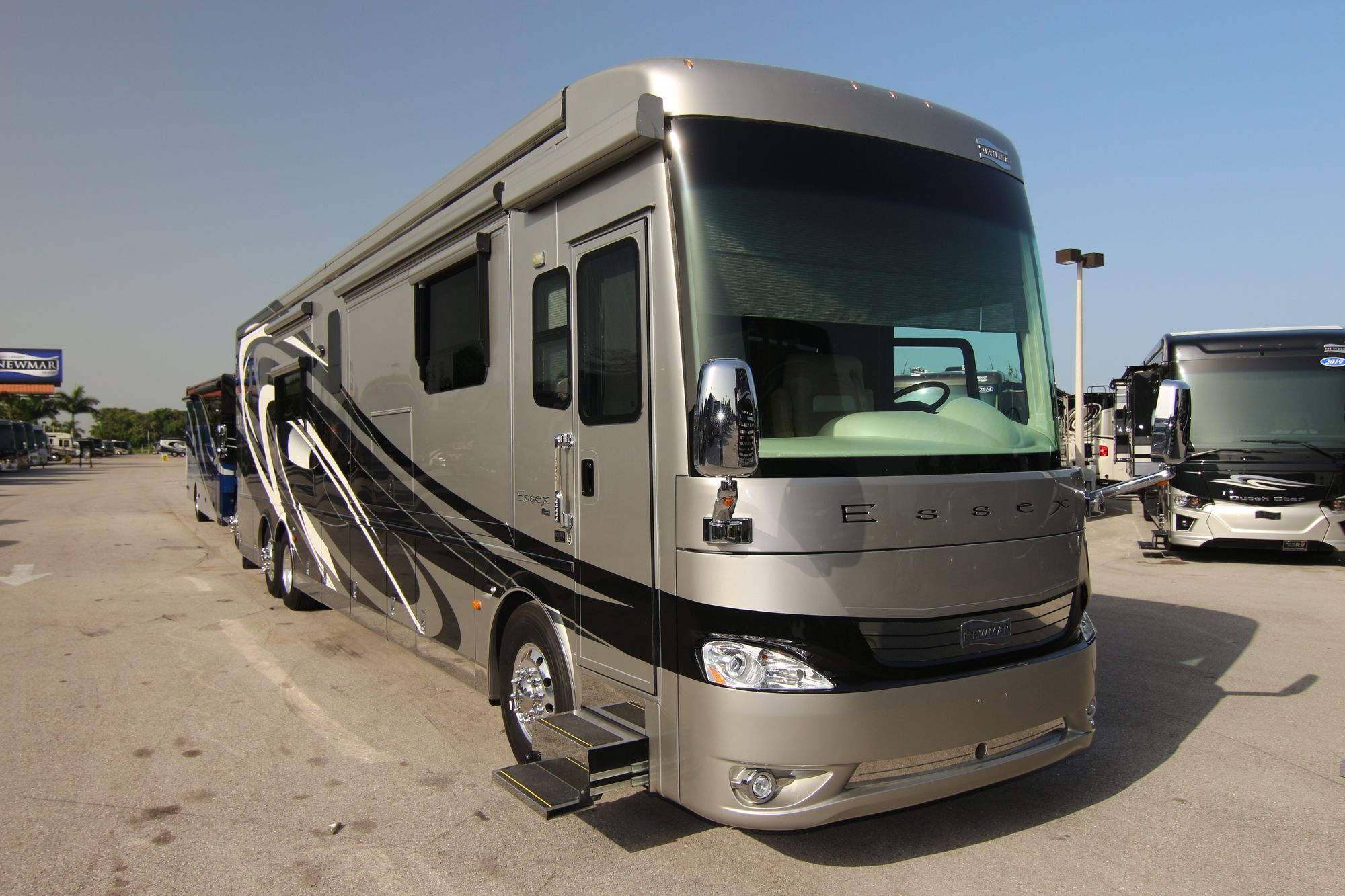 Used 2015 Newmar Essex 4553 Class A  For Sale