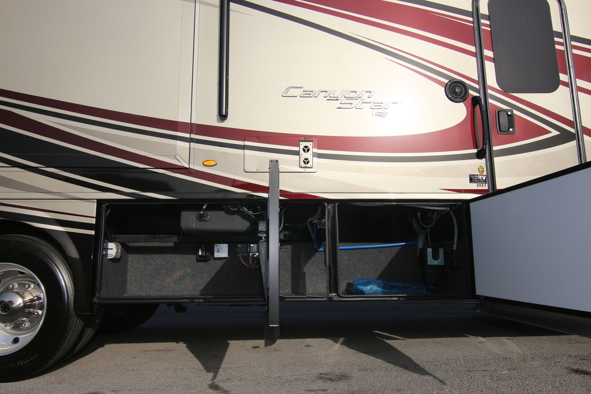 New 2020 Newmar Canyon Star TOYHAULER Class A  For Sale