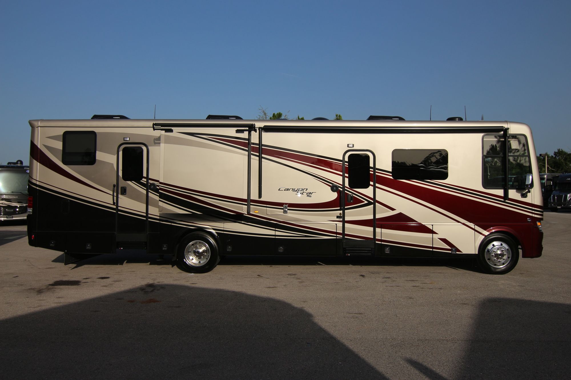 New 2020 Newmar Canyon Star TOYHAULER Class A  For Sale