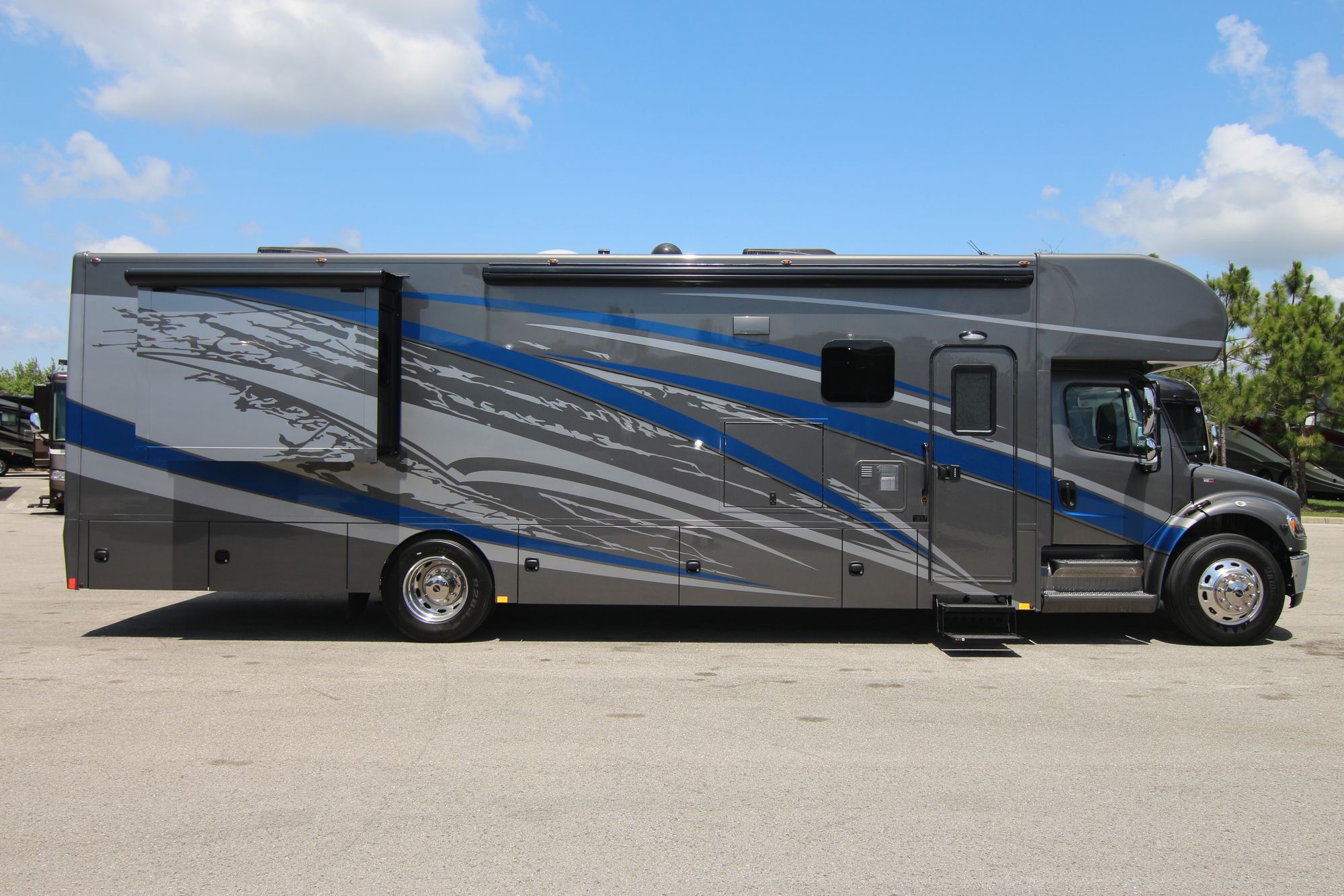 New 2020 Renegade Rv Valencia 38RW Super C  For Sale