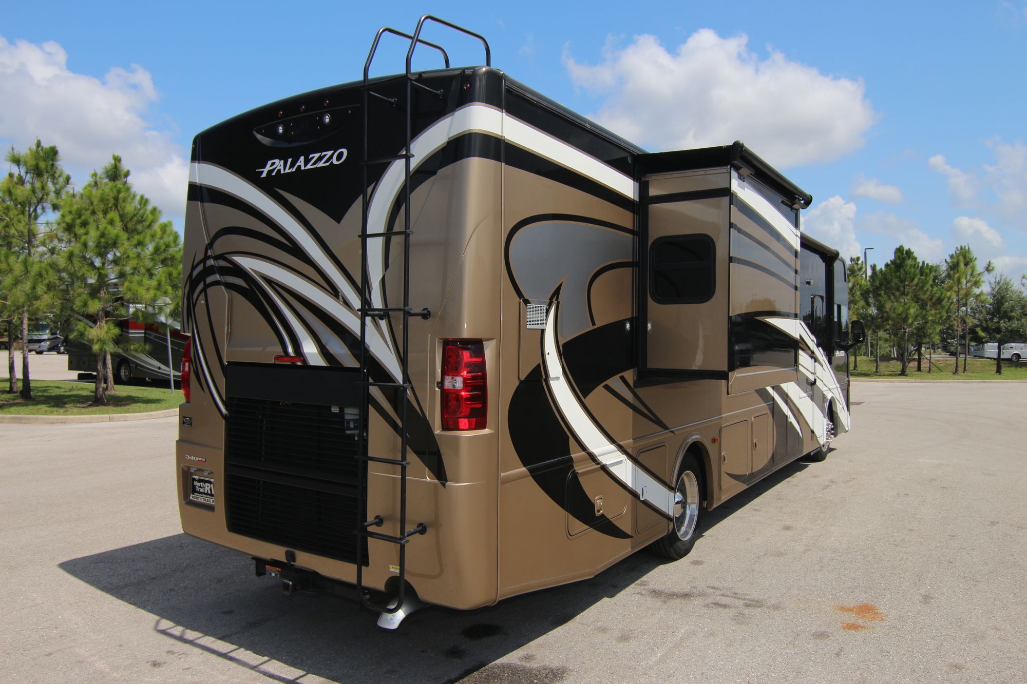 Used 2017 Thor Palazzo 36.1 Class A  For Sale