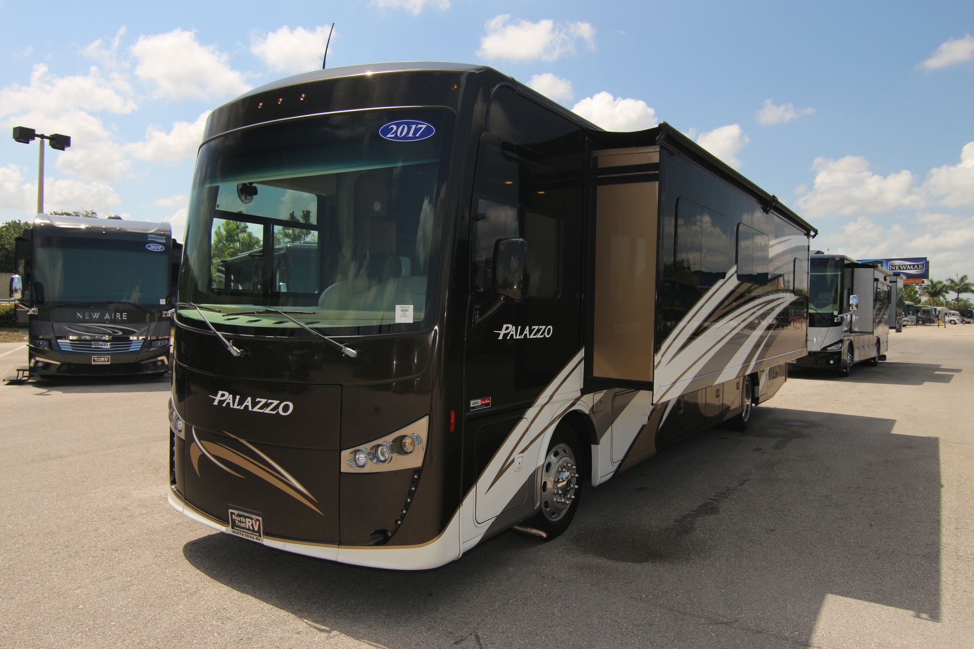 Used 2017 Thor Palazzo 36.1 Class A  For Sale