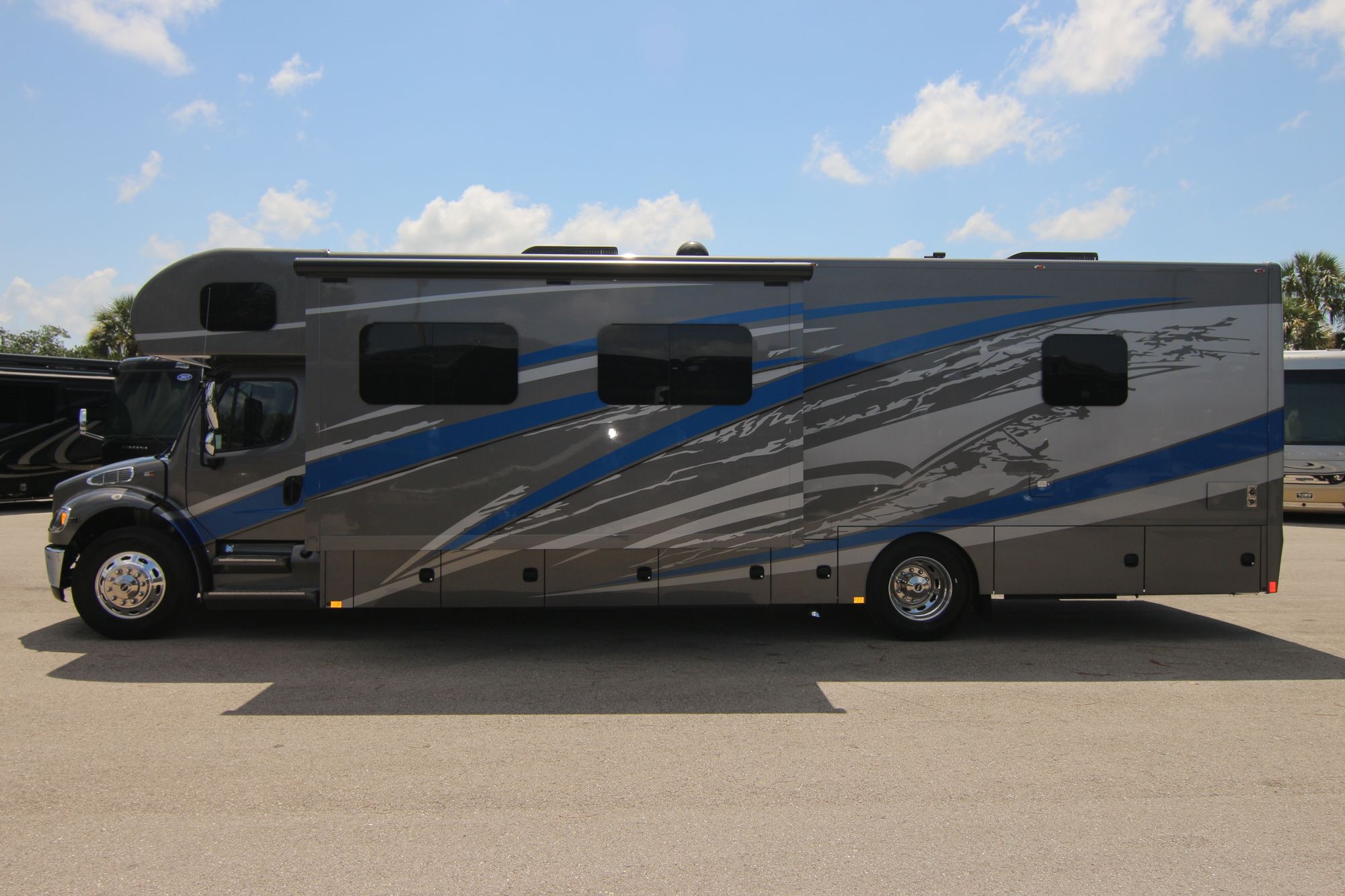 New 2020 Renegade Rv Valencia 38RW Super C  For Sale