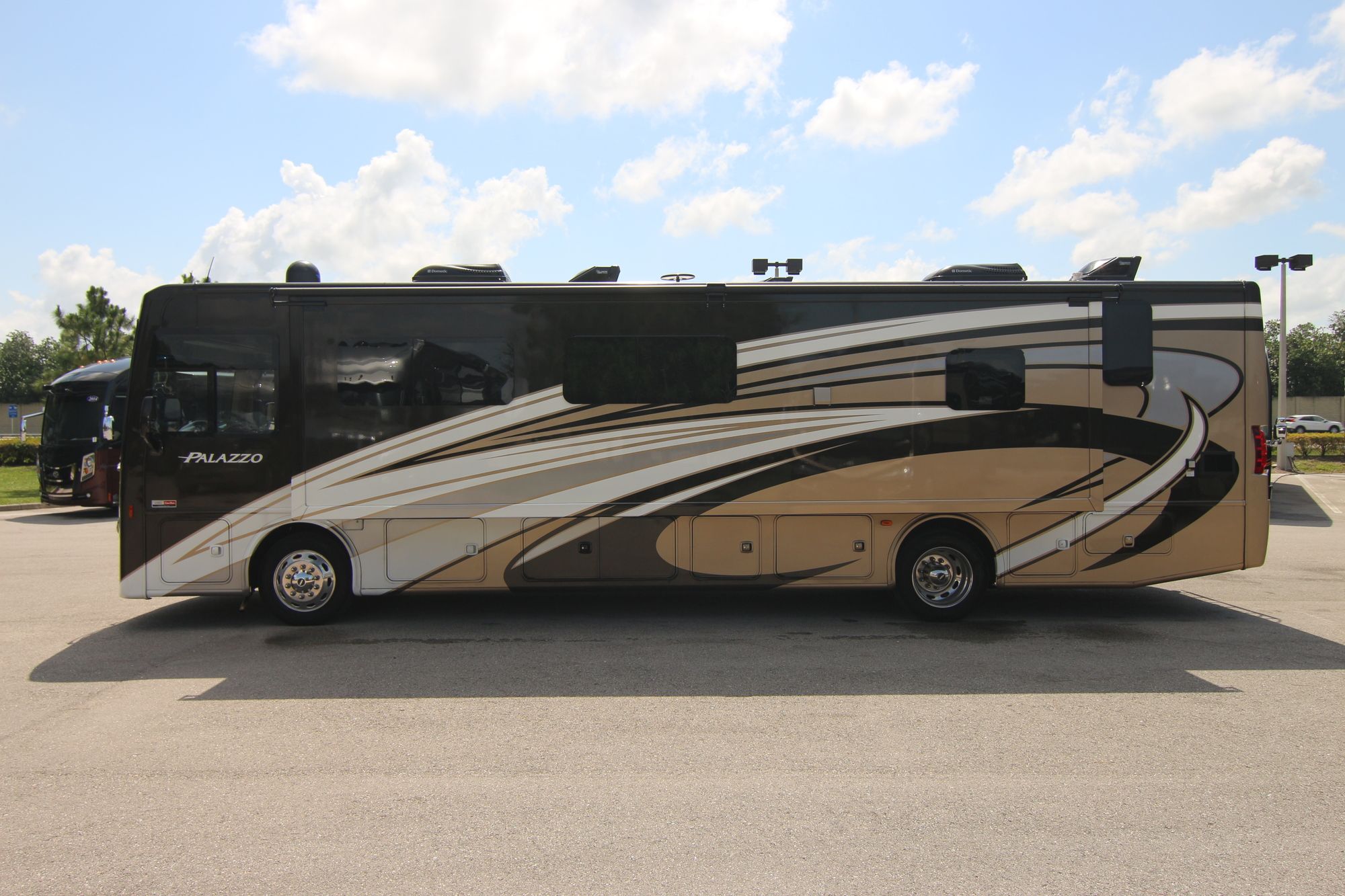 Used 2017 Thor Palazzo 36.1 Class A  For Sale