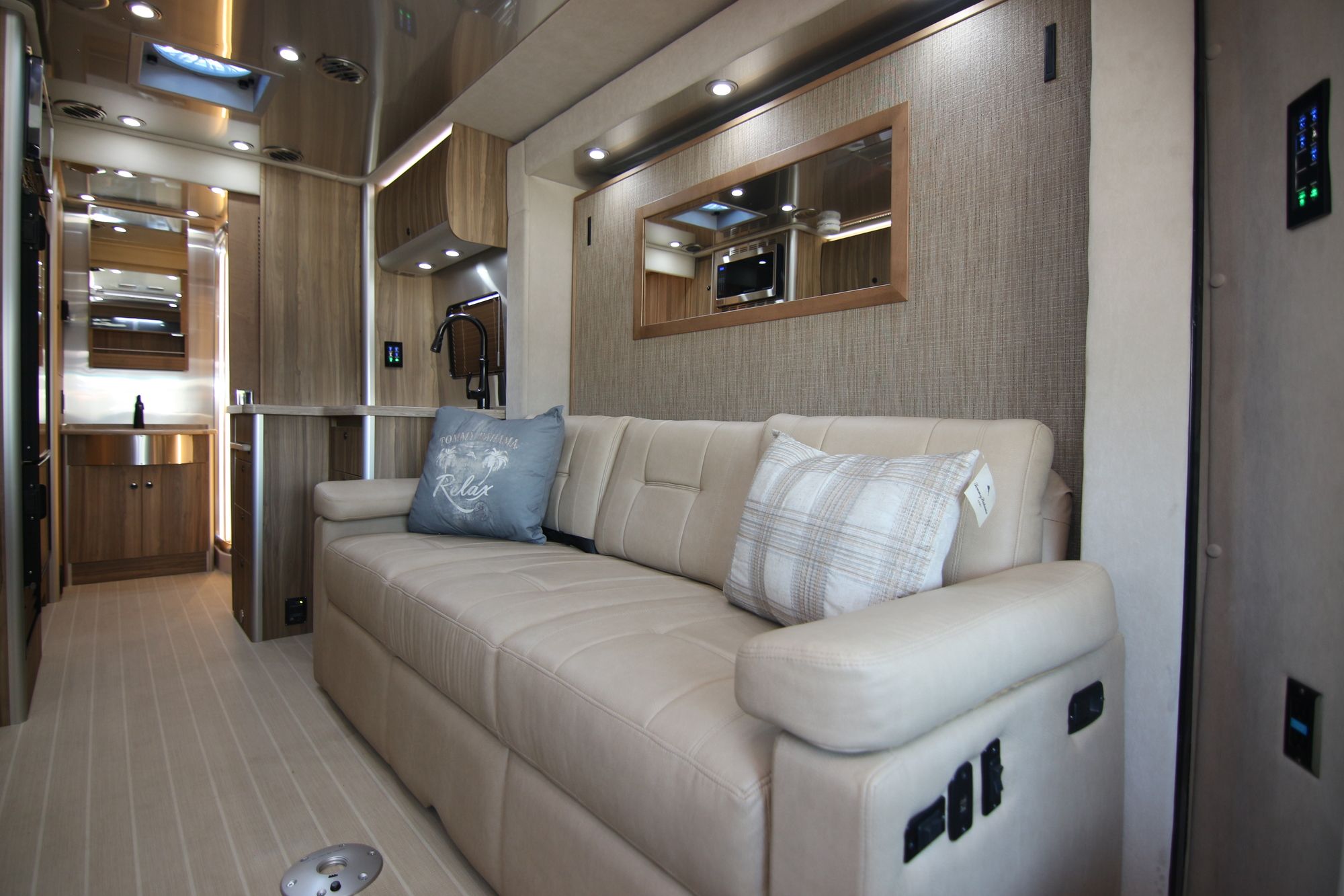 New 2019 Airstream Atlas TOMMY BAHAMA Class C  For Sale