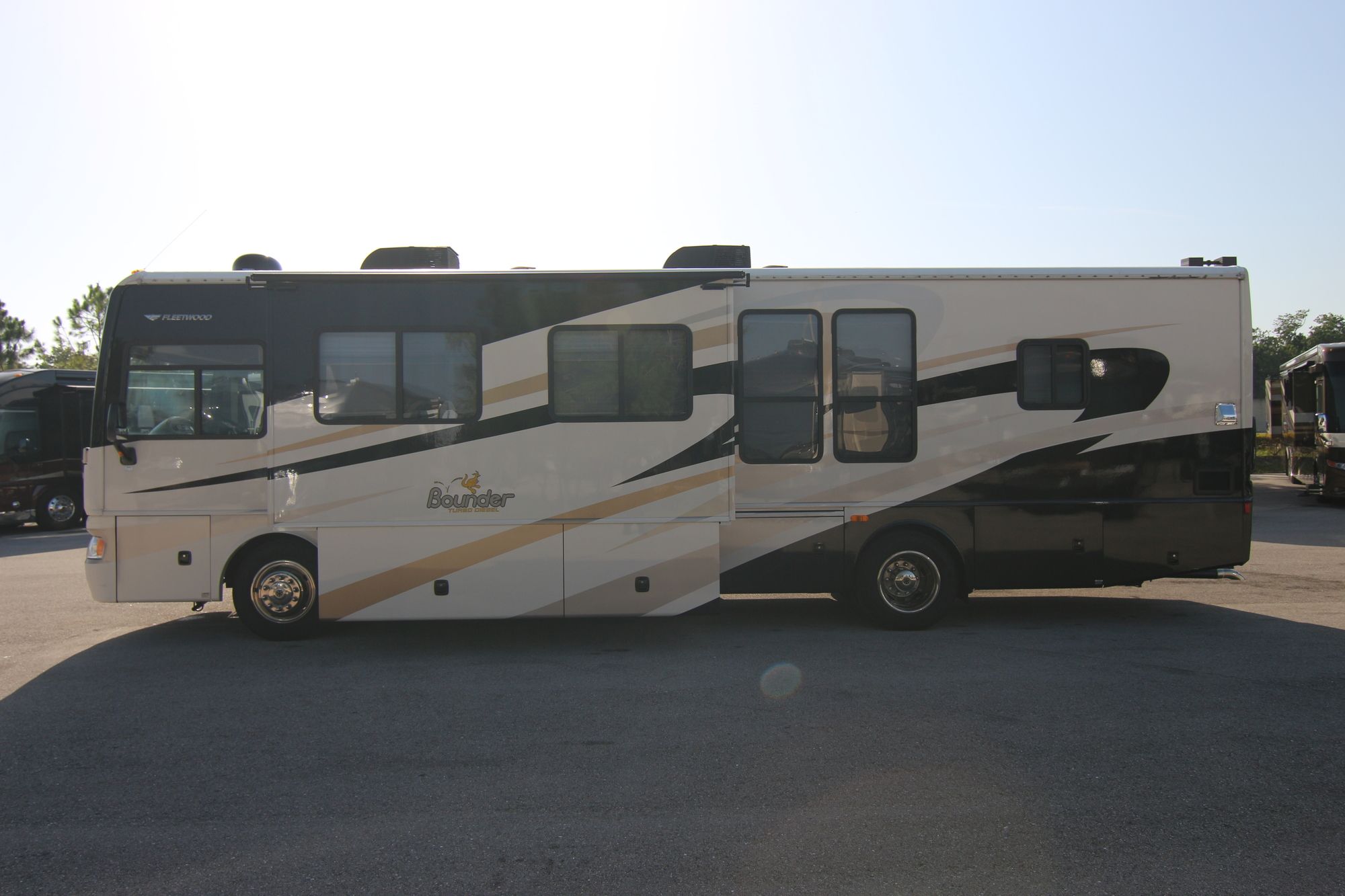 Used 2008 Fleetwood Bounder 36D Class A  For Sale