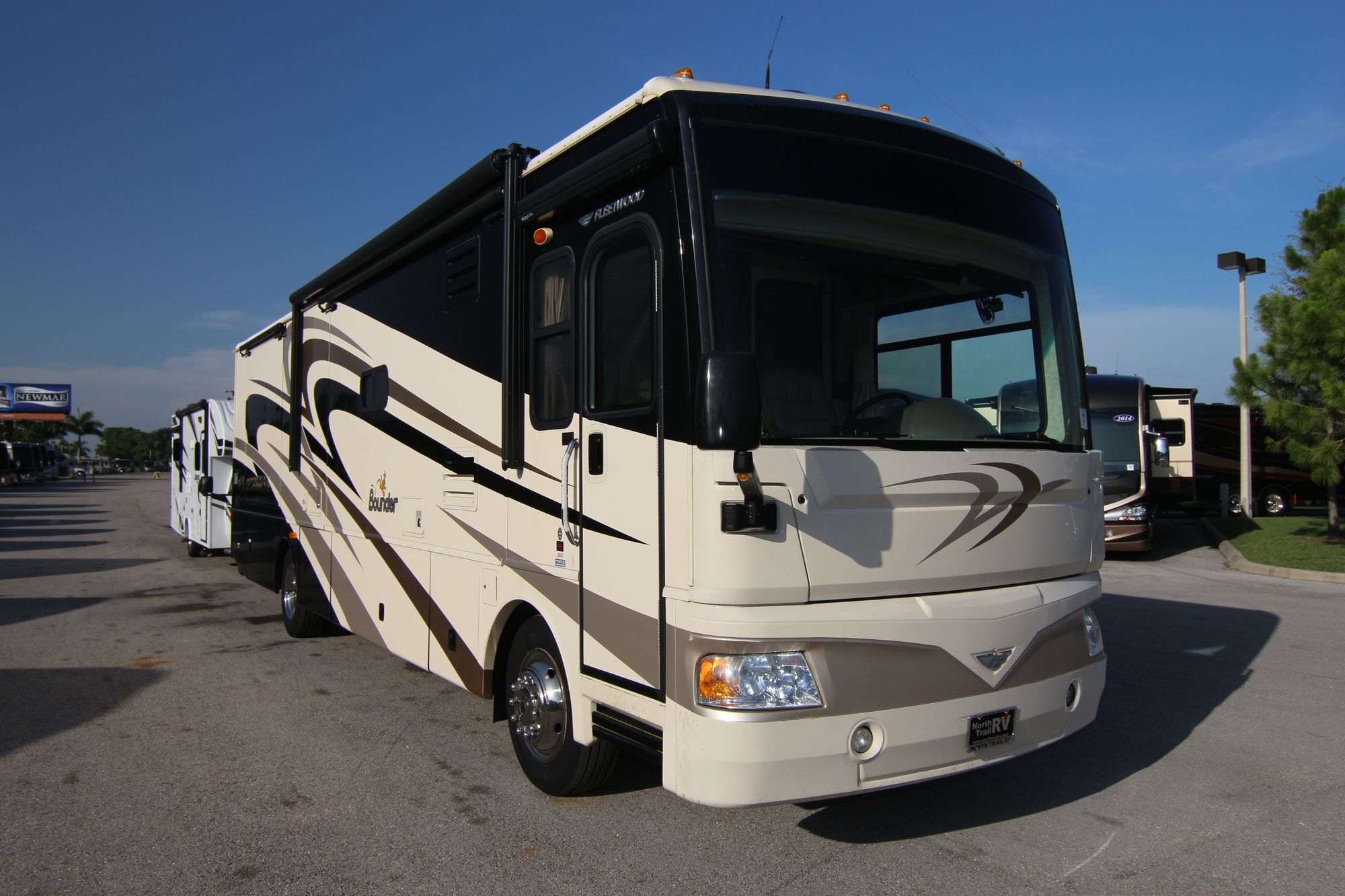 Used 2008 Fleetwood Bounder 36D Class A  For Sale