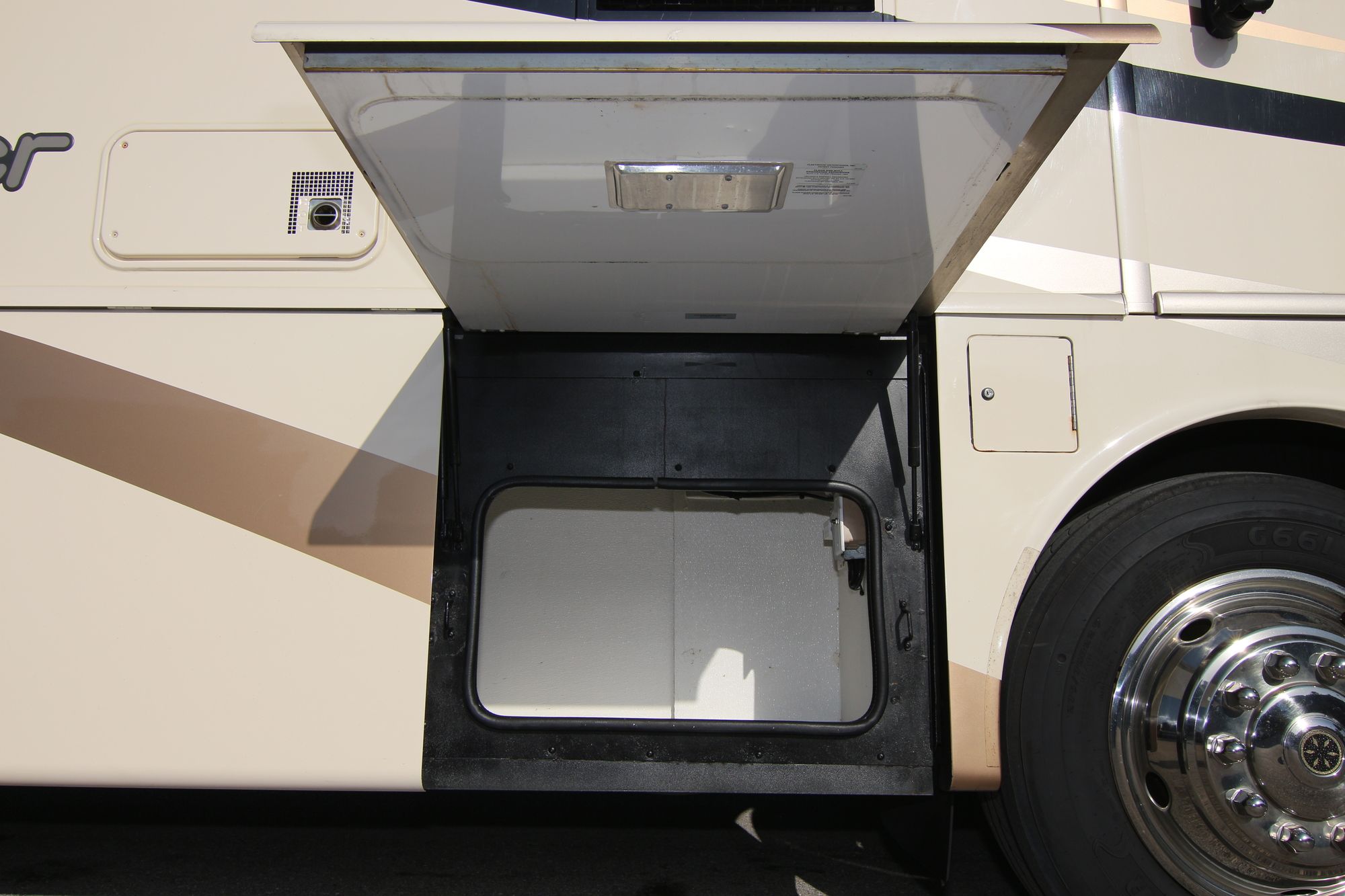 Used 2008 Fleetwood Bounder 36D Class A  For Sale