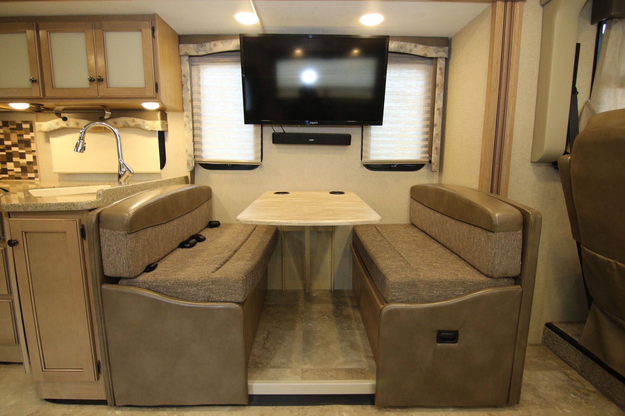 Used 2018 Thor Windsport 34J Class A  For Sale