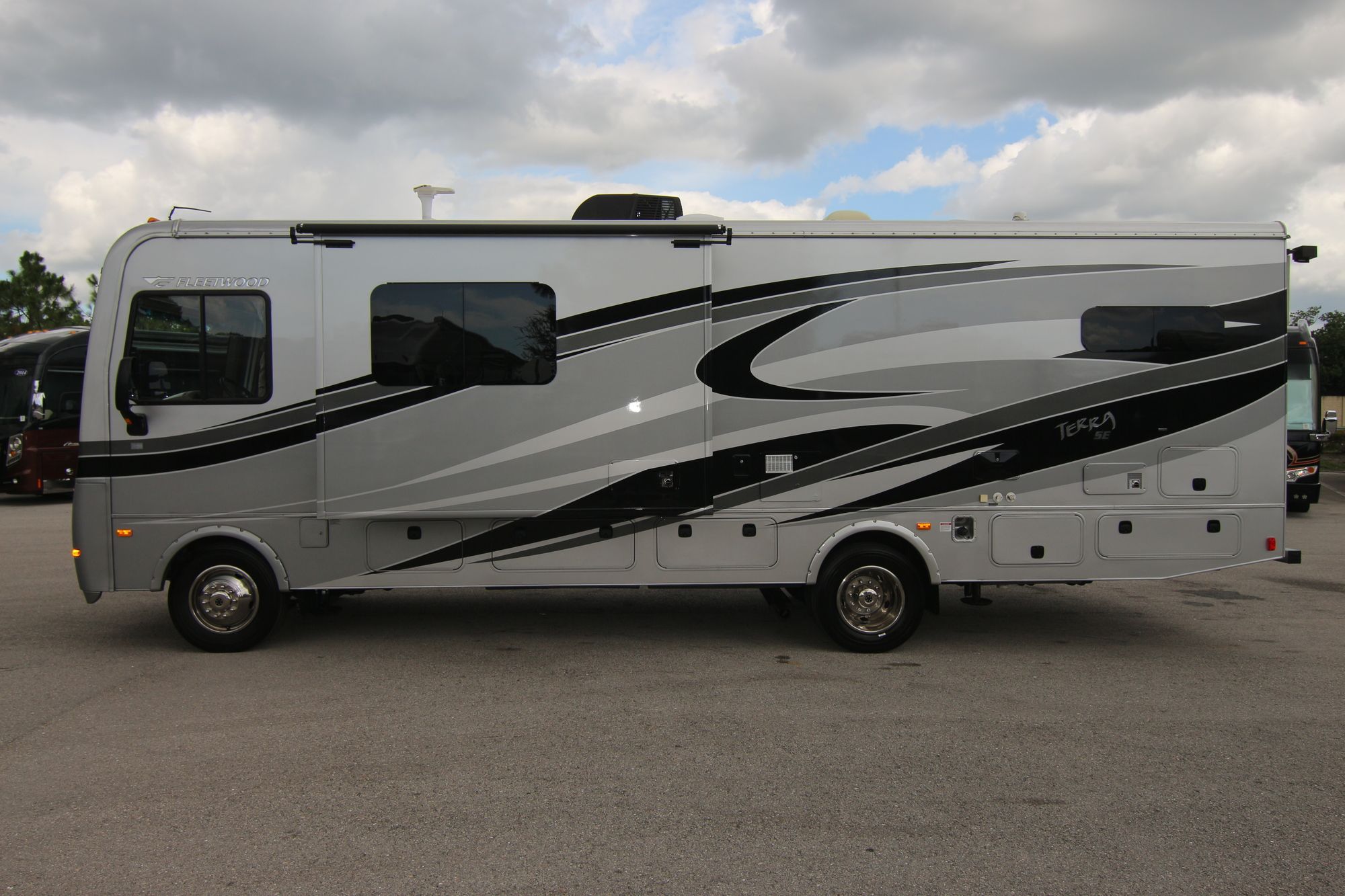 Used 2015 Fleetwood Terra 31C Class A  For Sale