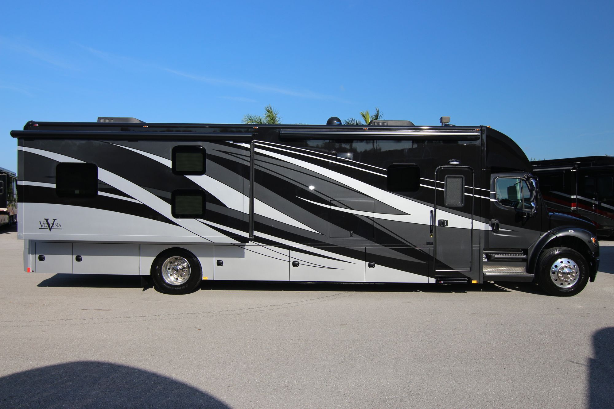 New 2020 Renegade Rv Verona 40VBH Super C  For Sale