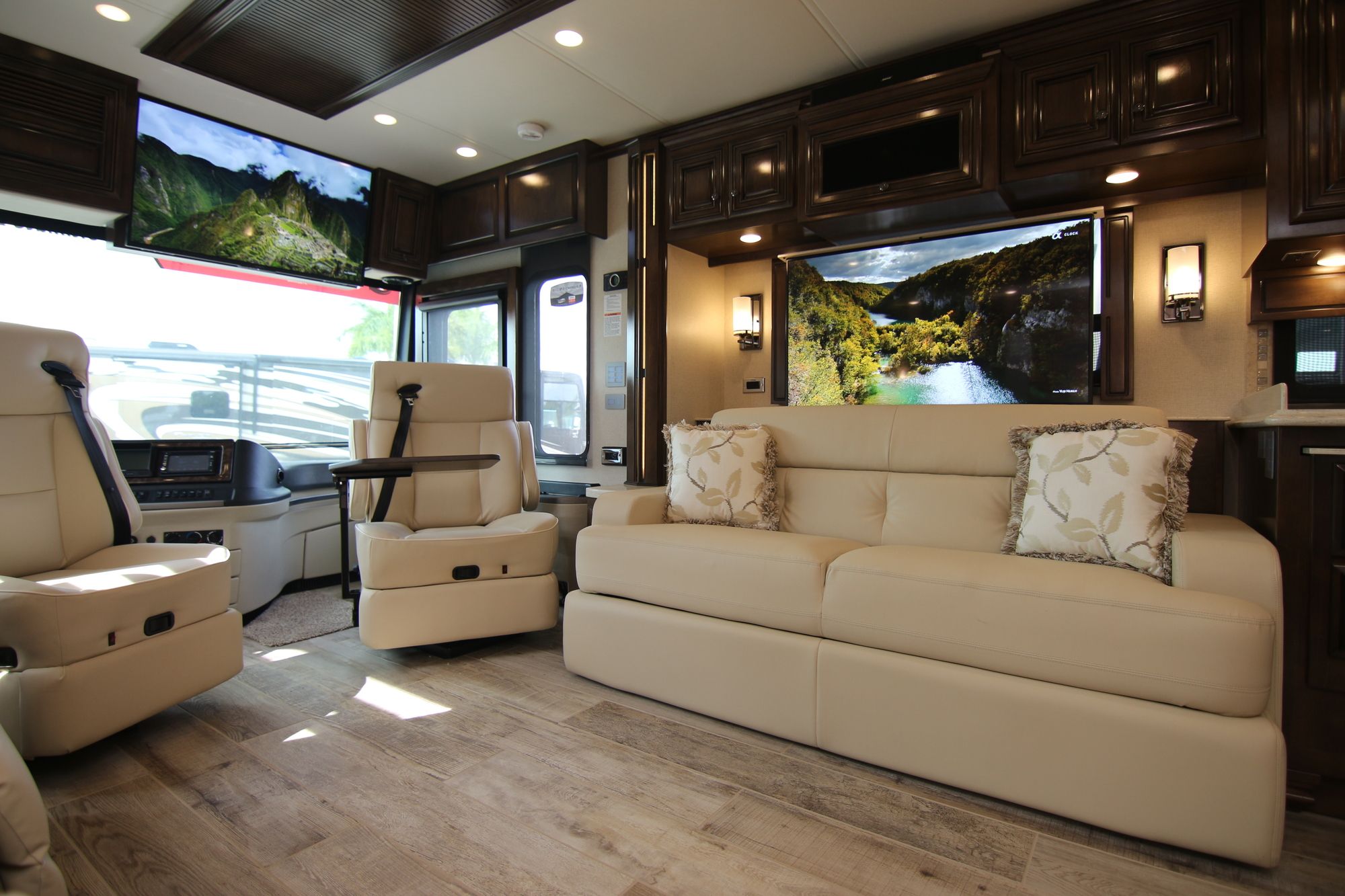 New 2019 Newmar Dutch Star 4369 Class A  For Sale