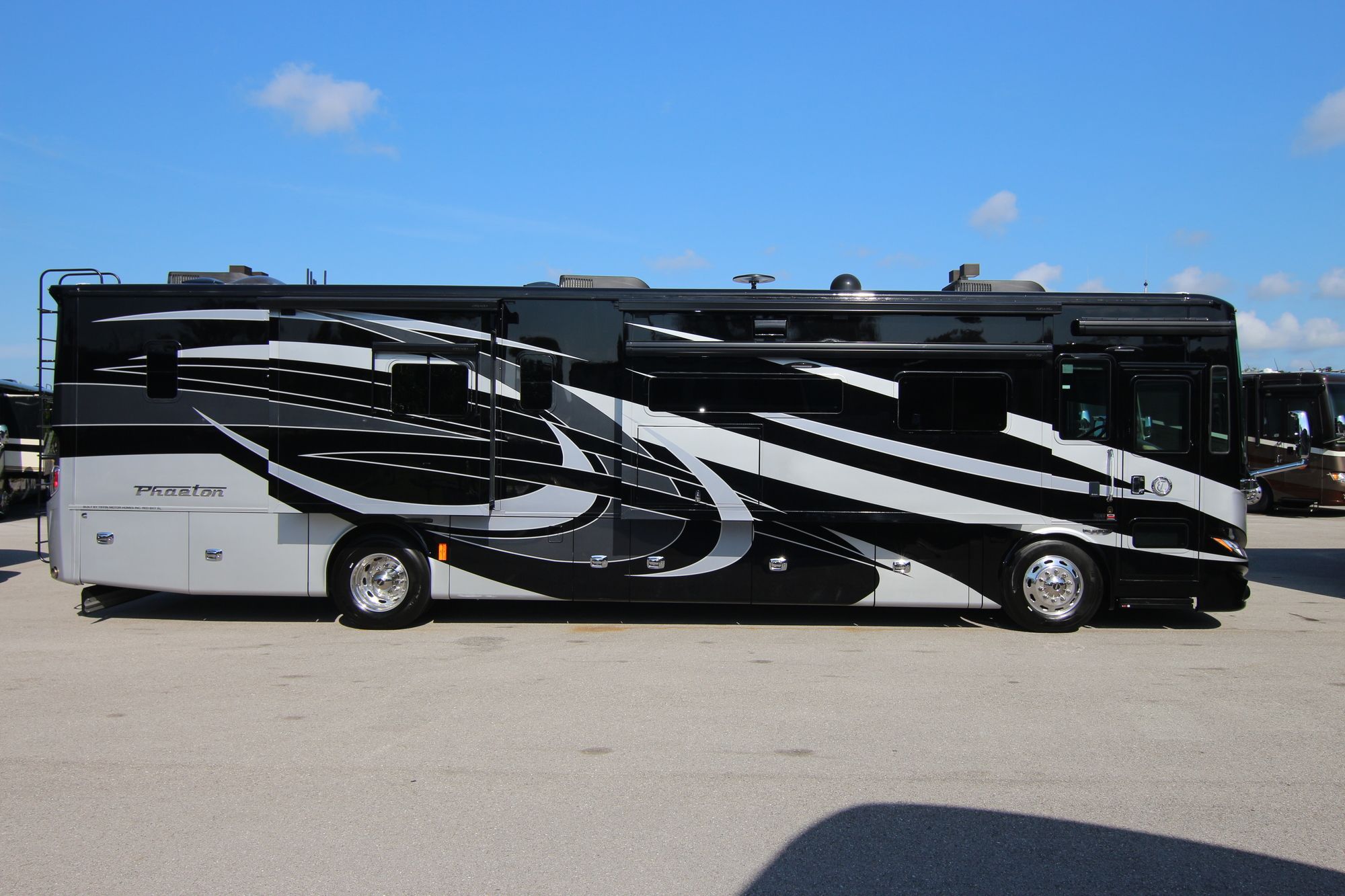 New 2019 Tiffin Motor Homes Phaeton 40QBH Class A  For Sale