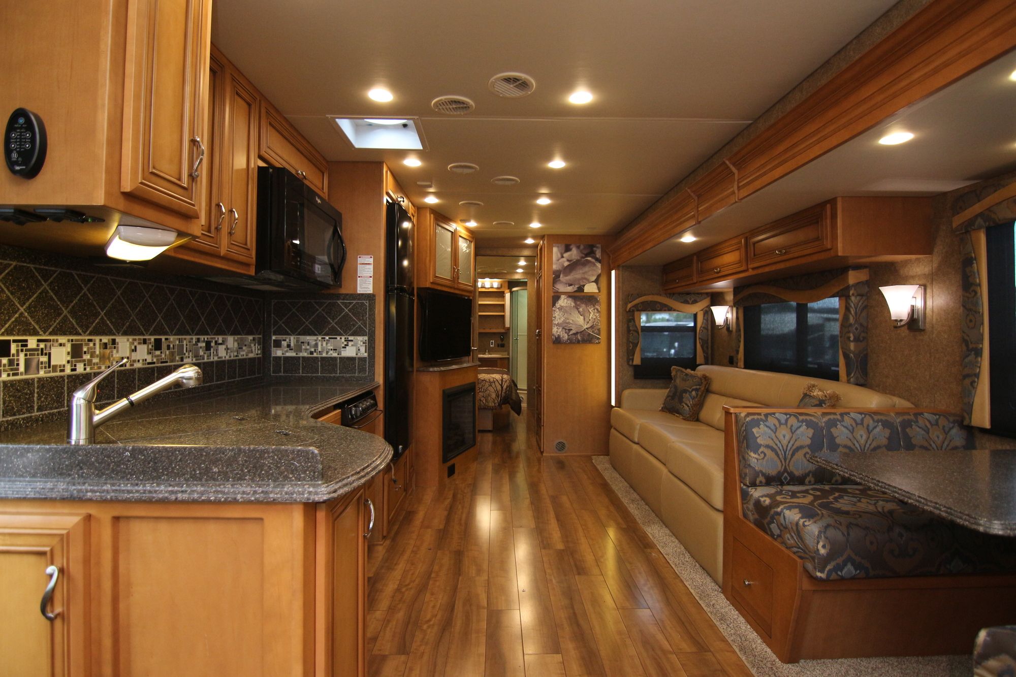 Used 2015 Newmar Canyon Star 3610 Class A  For Sale