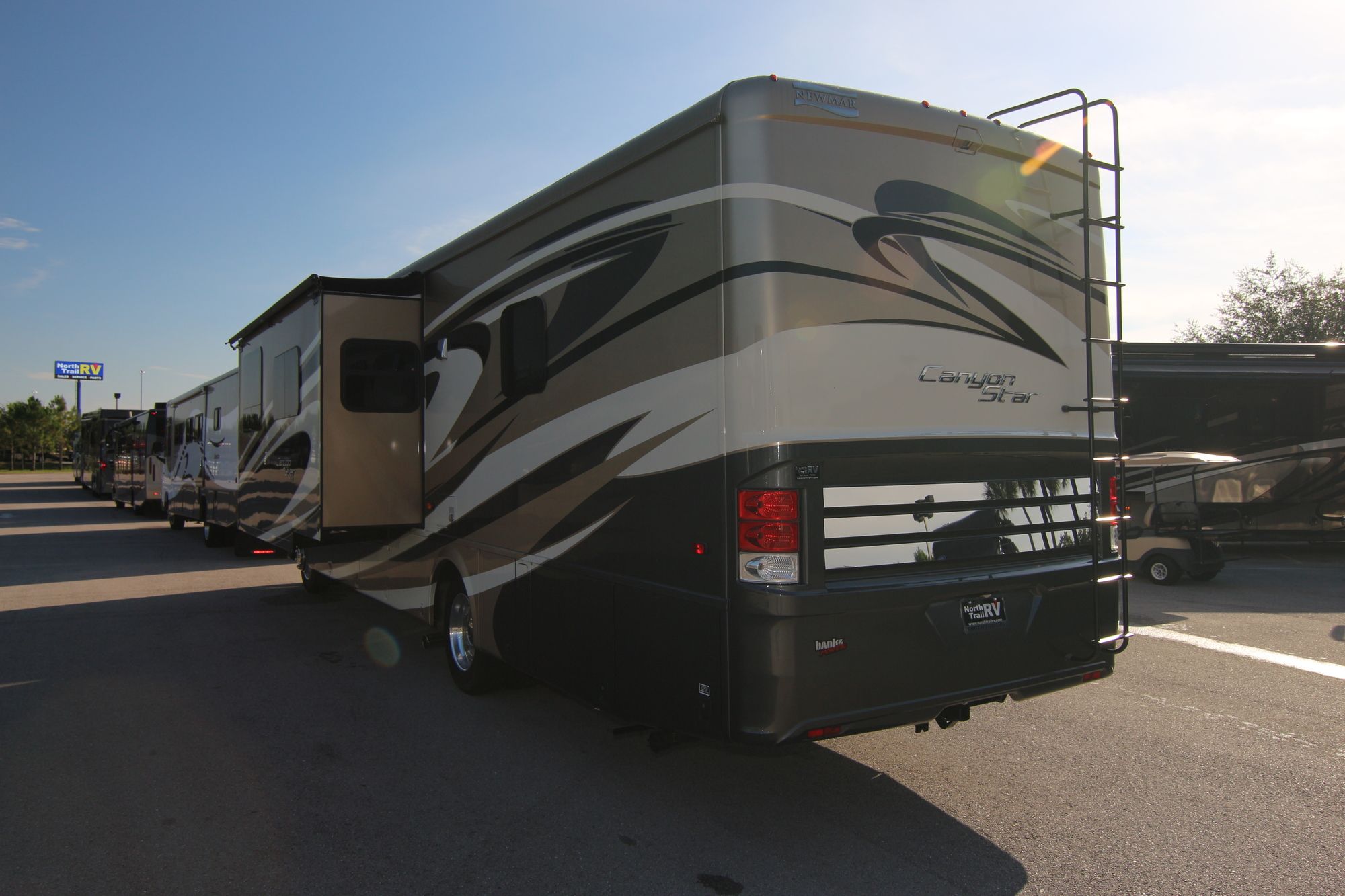 Used 2015 Newmar Canyon Star 3610 Class A  For Sale