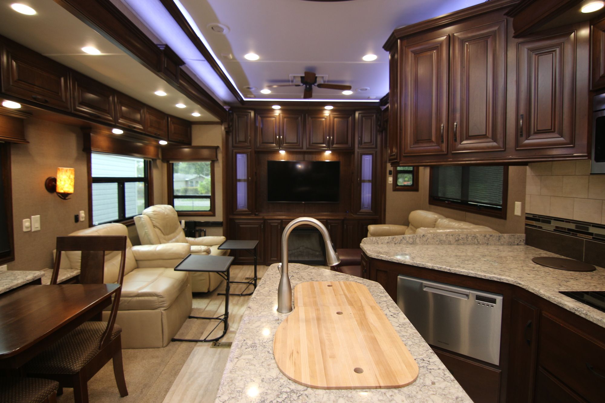 Used 2018 Drv Luxury Suites Elite Suites Fw 39RESB3 Fifth Wheel  For Sale