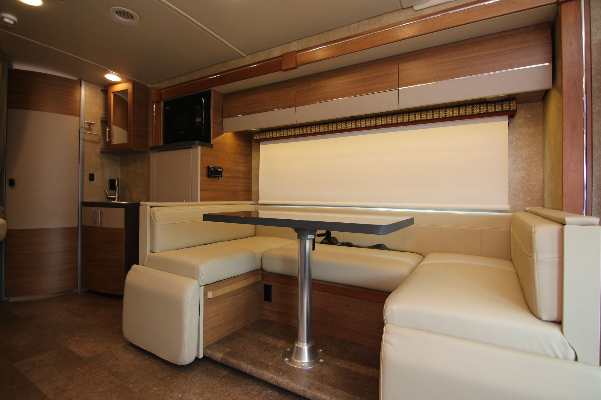 Used 2017 Winnebago View 24J Class C  For Sale