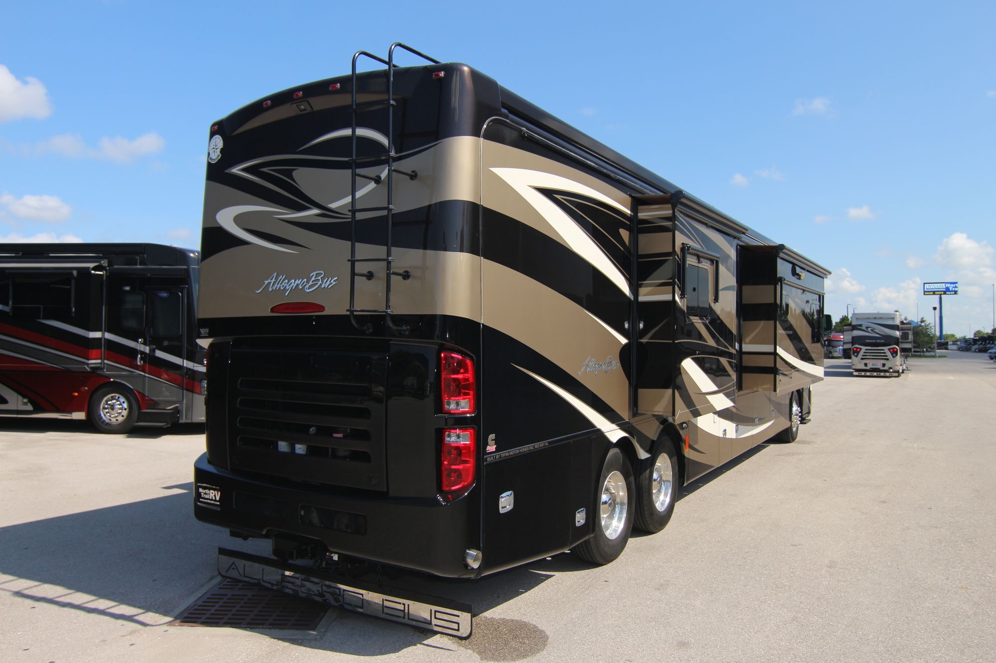 Used 2012 Tiffin Motor Homes Allegro Bus 43QGP Class A  For Sale