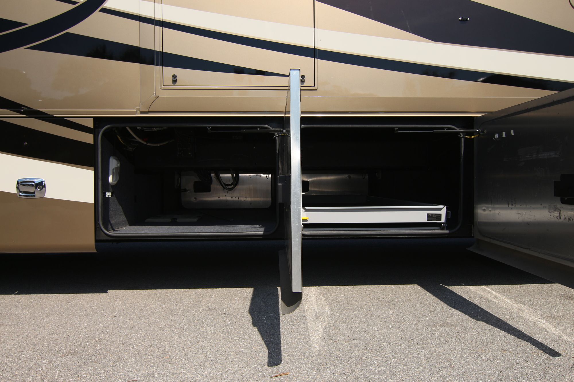 Used 2012 Tiffin Motor Homes Allegro Bus 43QGP Class A  For Sale