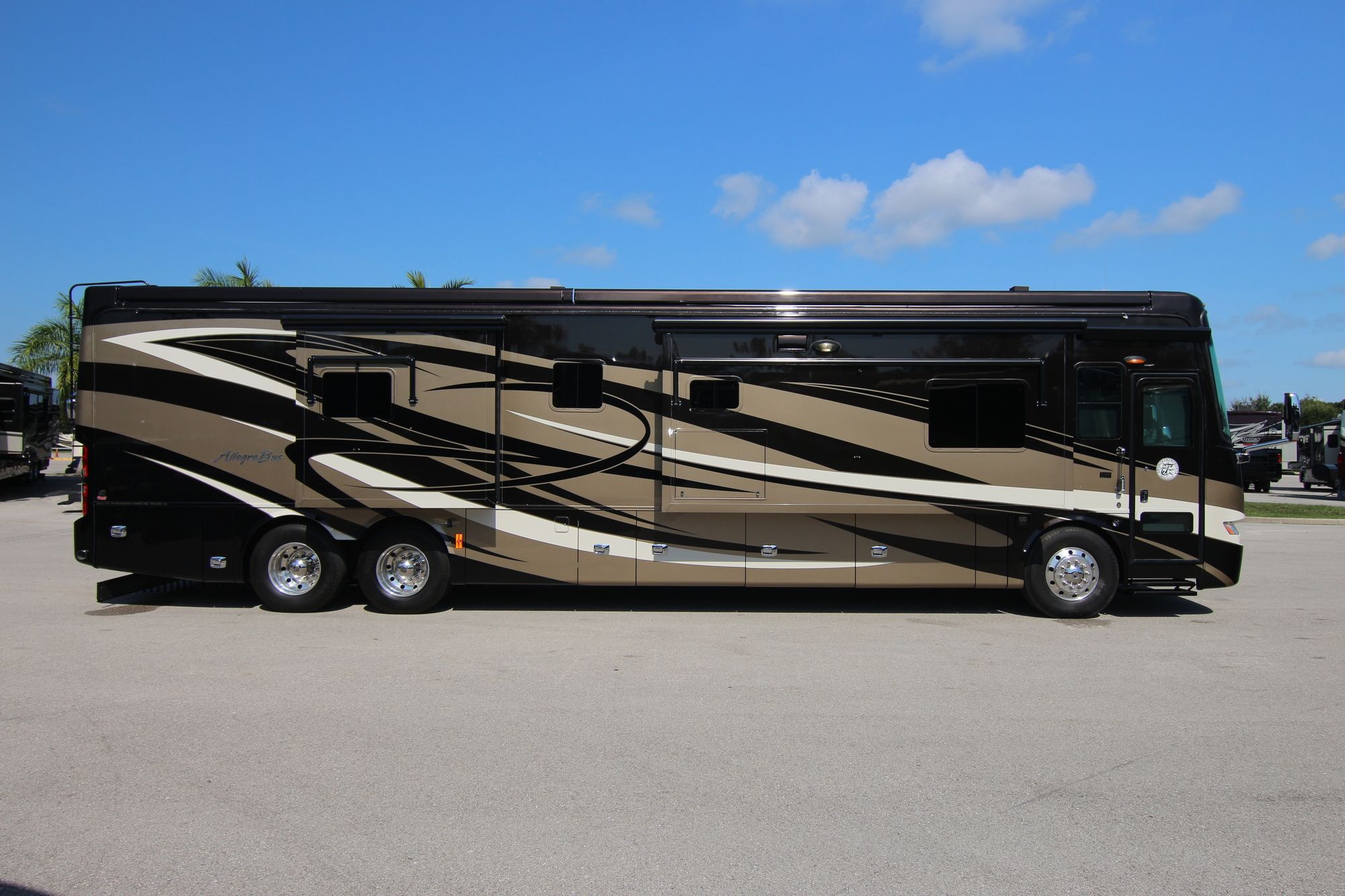 Used 2012 Tiffin Motor Homes Allegro Bus 43QGP Class A  For Sale