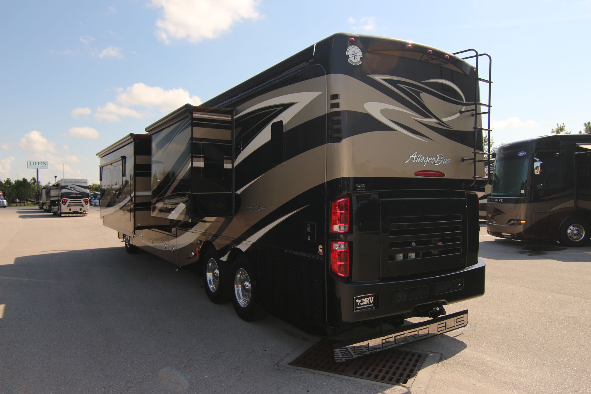 Used 2012 Tiffin Motor Homes Allegro Bus 43QGP Class A  For Sale