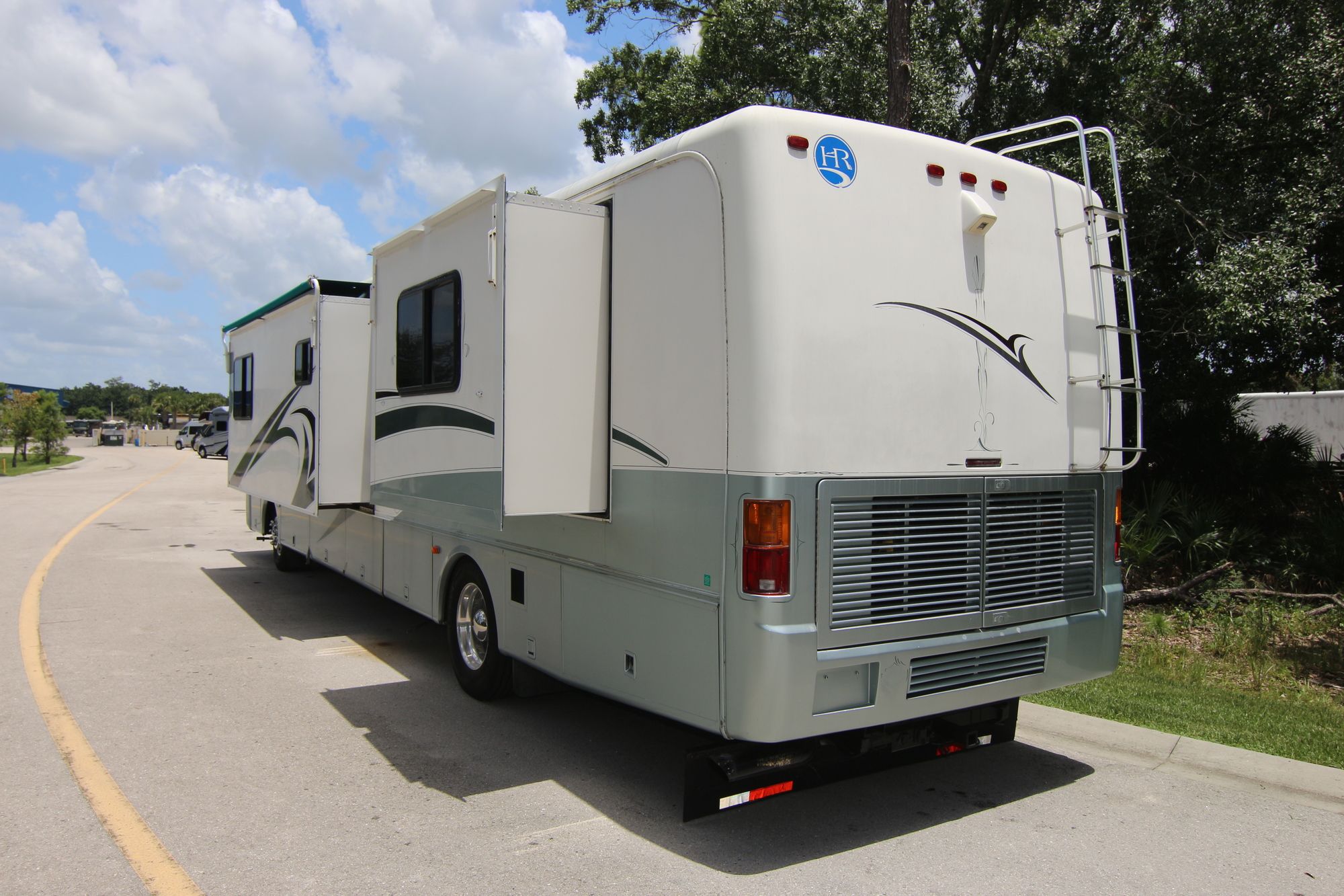 Used 2000 Holiday Rambler Endeavor 40PBD Class A  For Sale