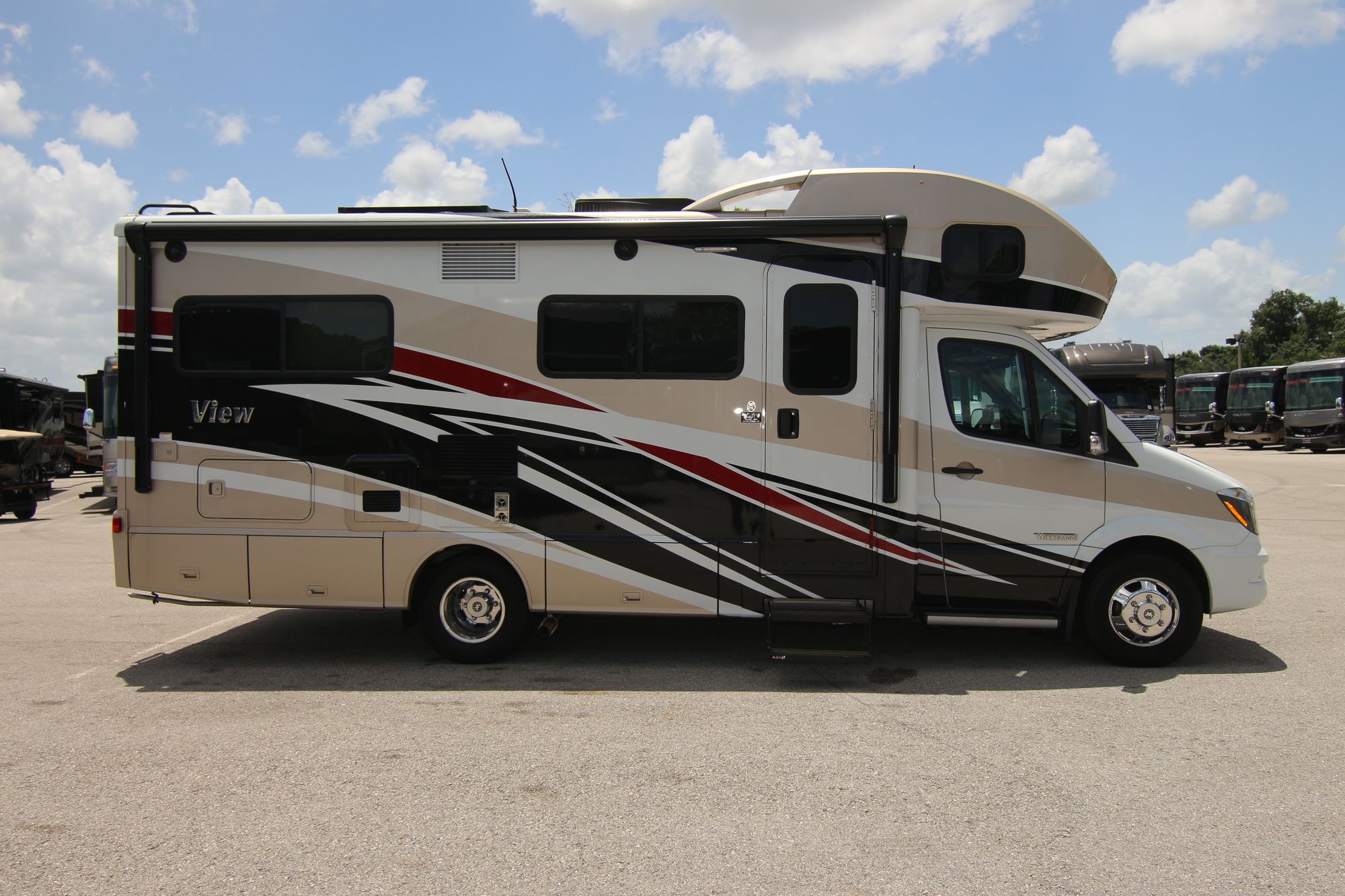 Used 2017 Winnebago View 24J Class C  For Sale