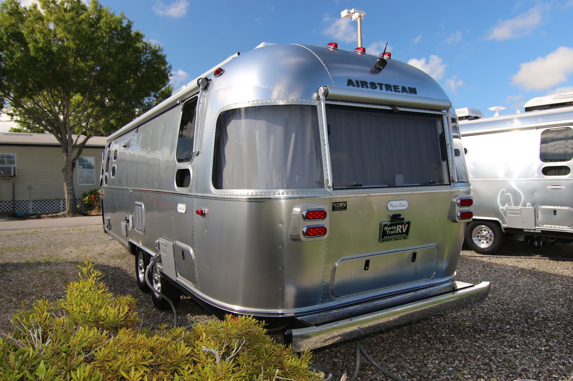 New 2020 Airstream Flying Cloud 26RB Travel Trailer  For Sale