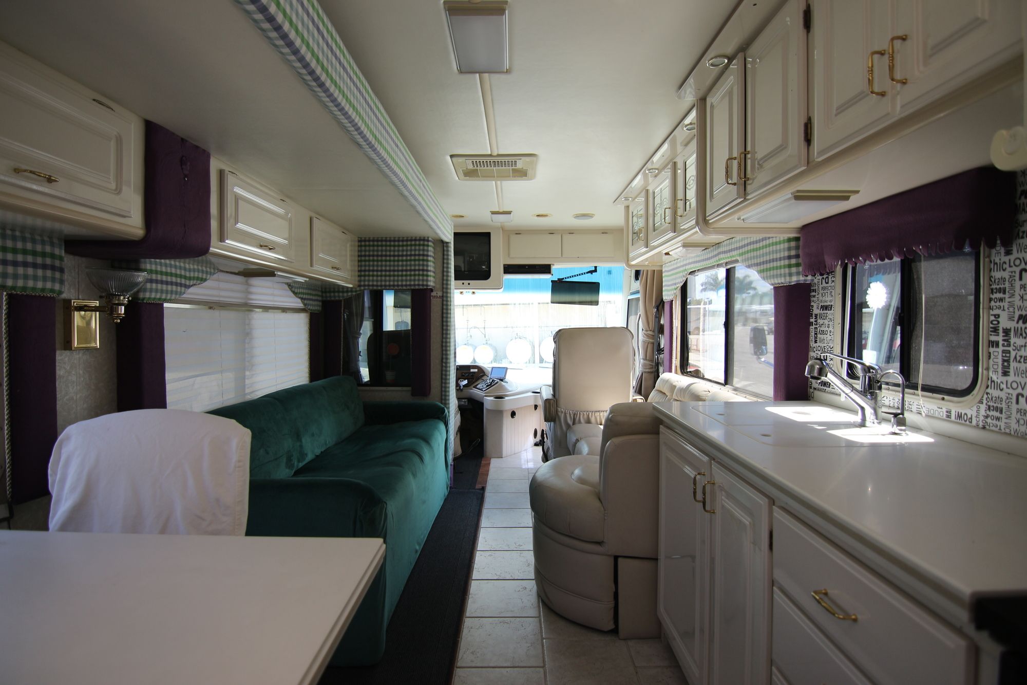 Used 2000 Gulf Stream Scenic Cruiser 8361 Class A  For Sale