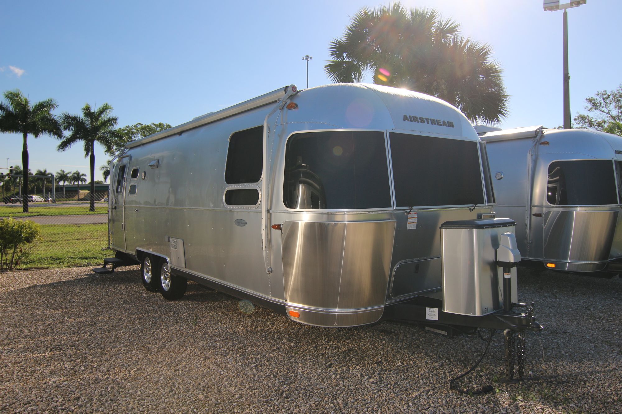 Used 2016 Airstream Flying Cloud 27FB Travel Trailer  For Sale