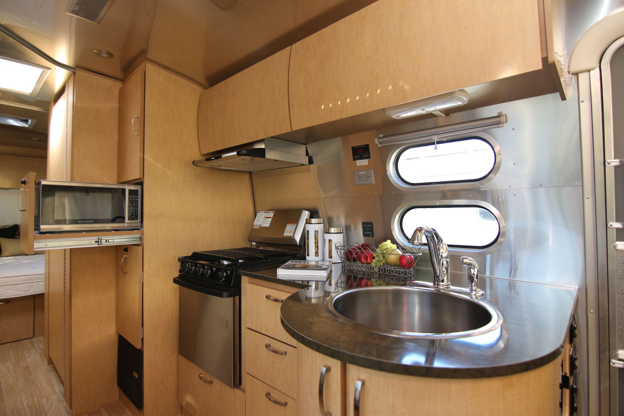 Used 2016 Airstream Flying Cloud 27FB Travel Trailer  For Sale