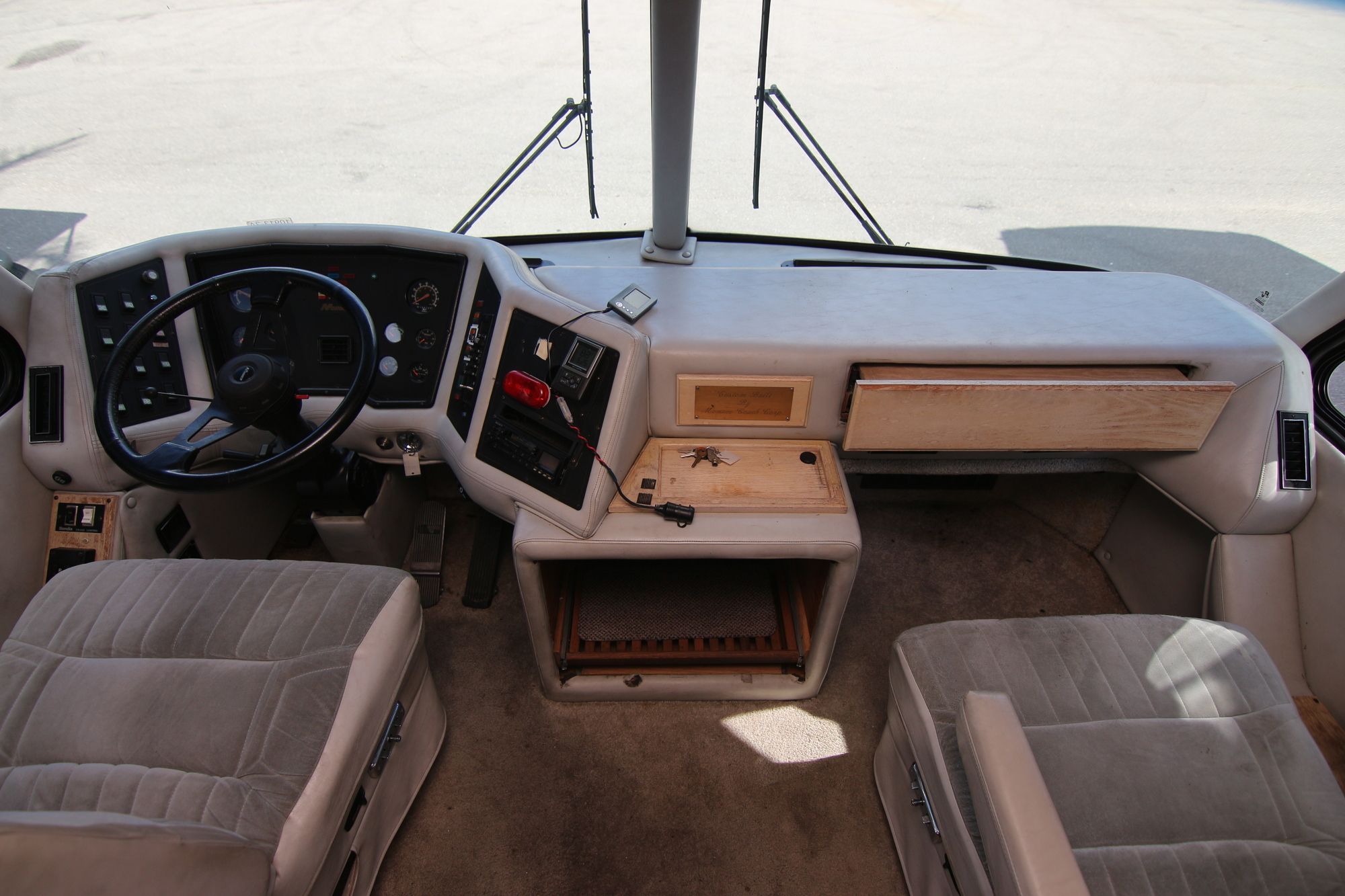 Used 1992 Monaco Crown Royale SIGNATURE 330 Class A  For Sale