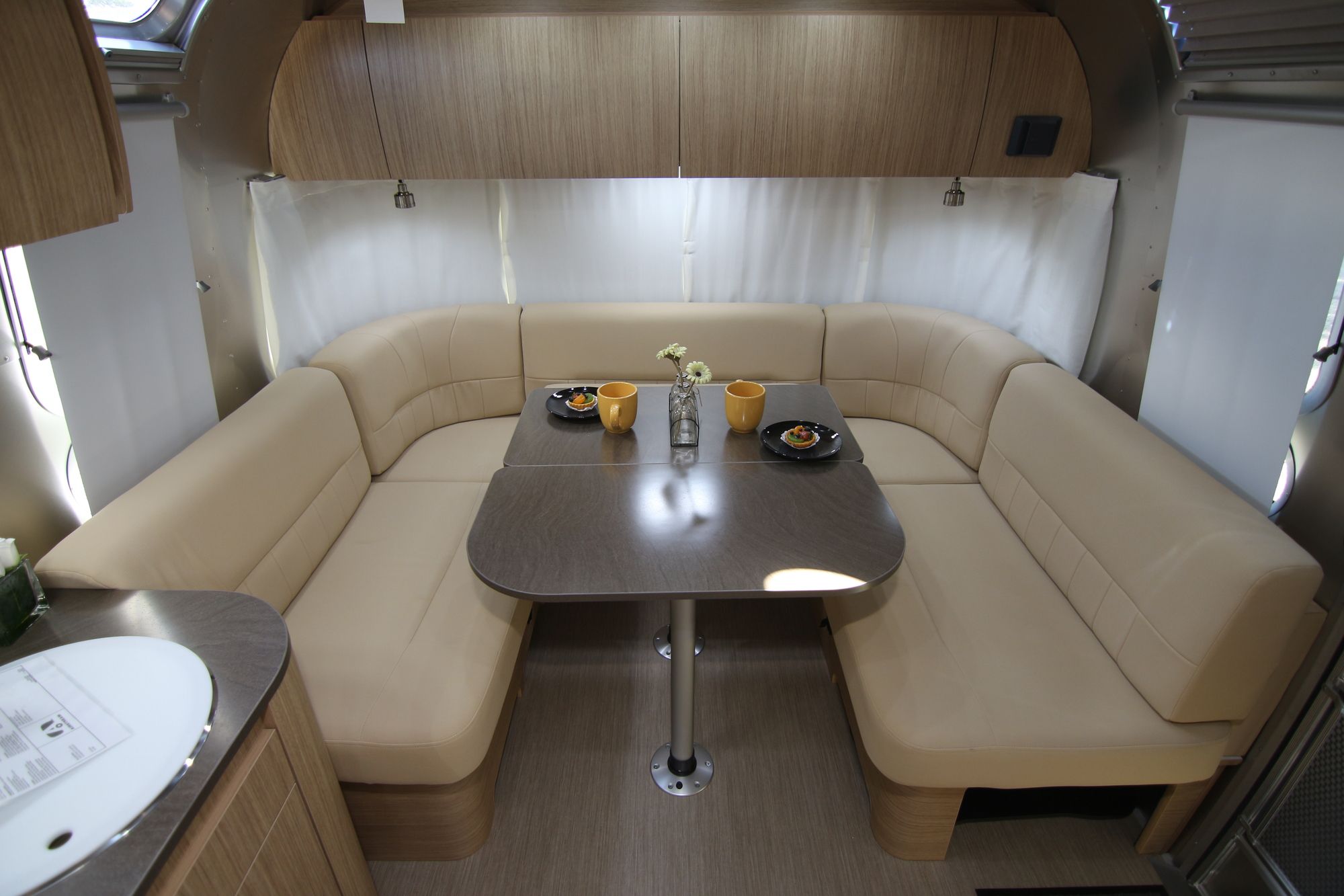 New 2020 Airstream Flying Cloud 26RB Travel Trailer  For Sale