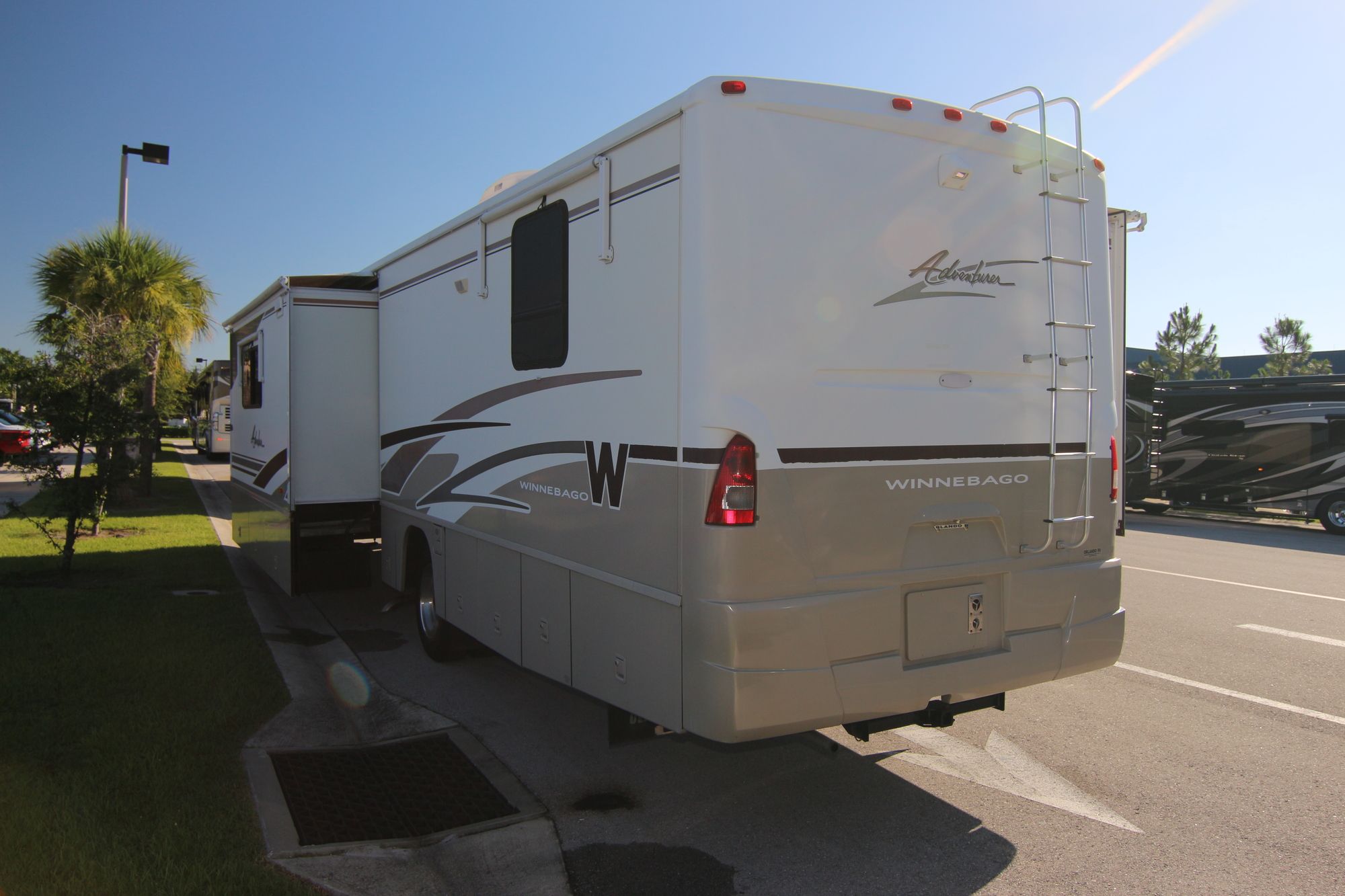 Used 2004 Winnebago Adventurer 38R Class A  For Sale