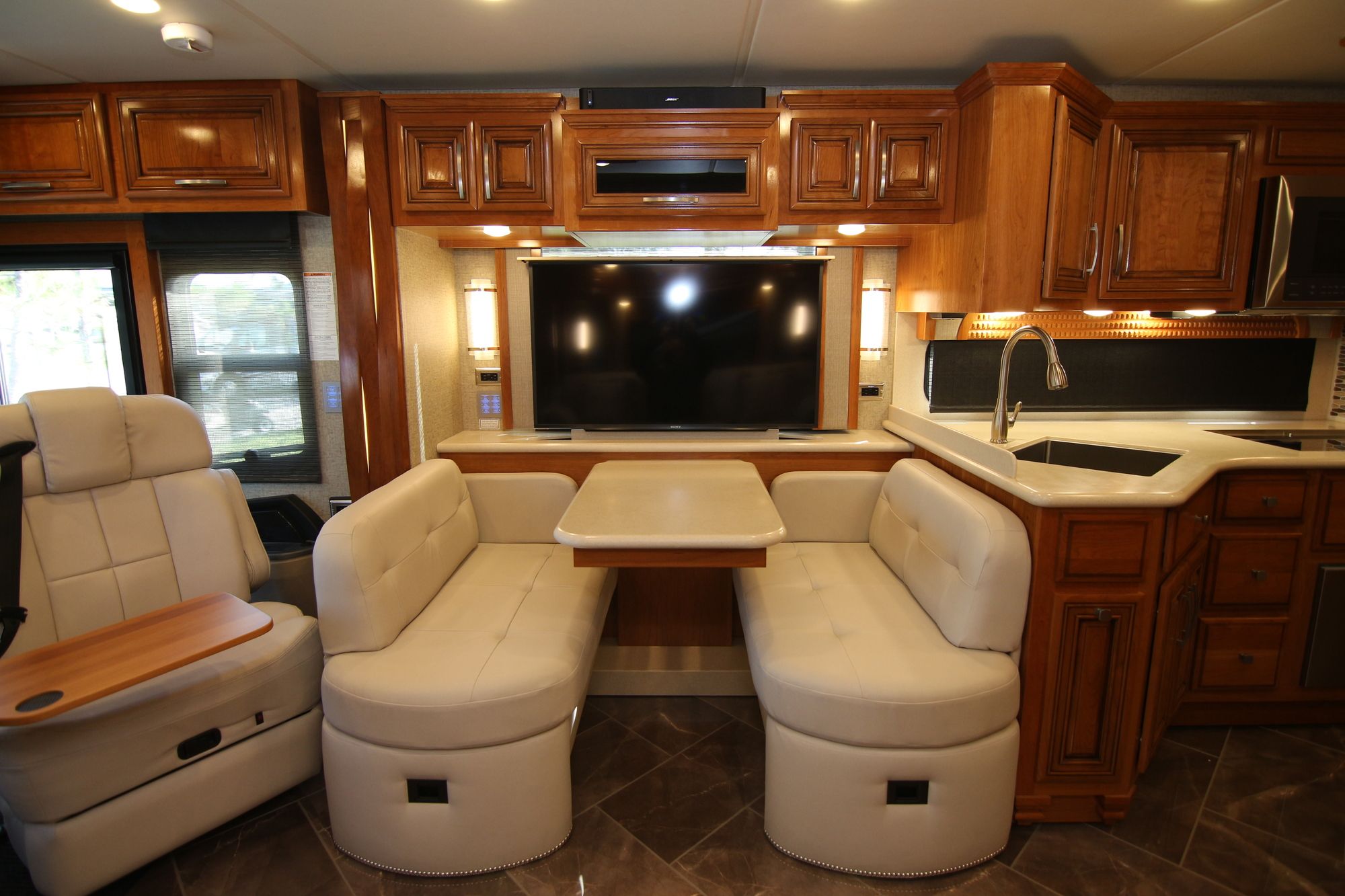 Used 2018 Newmar New Aire 3343 Class A  For Sale