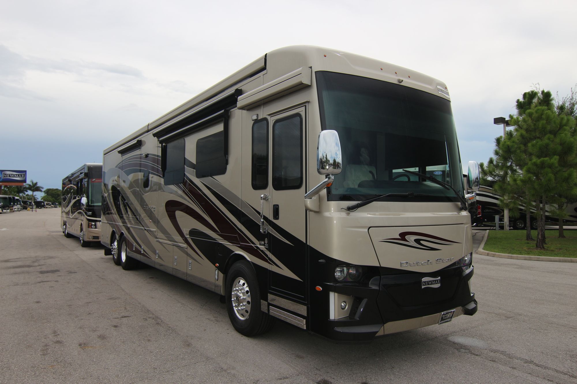 New 2019 Newmar Dutch Star 4363 Class A  For Sale