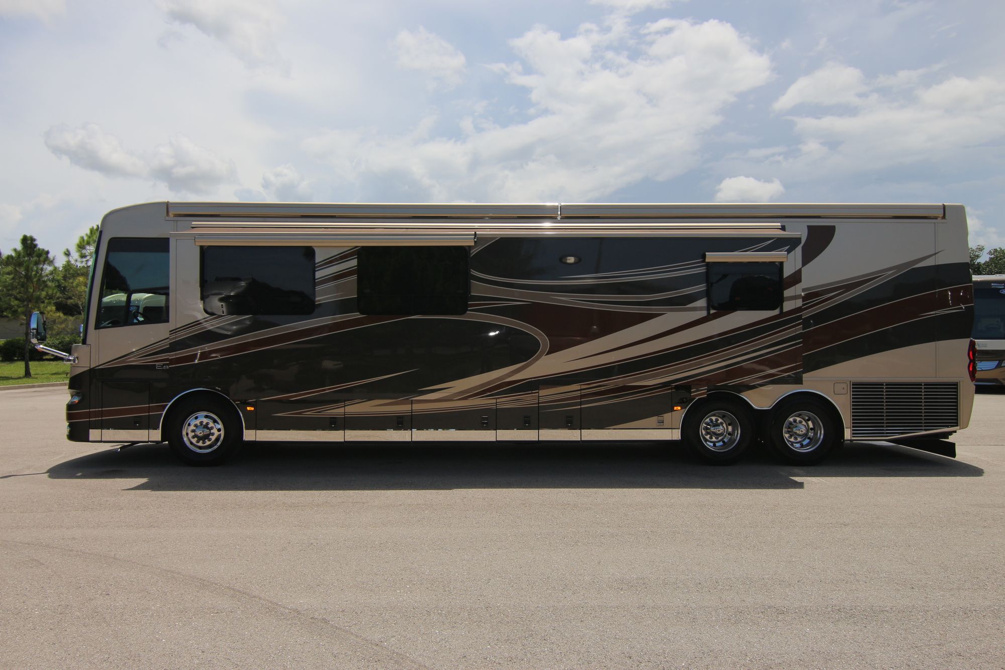 Used 2012 Newmar Essex 4544 Class A  For Sale