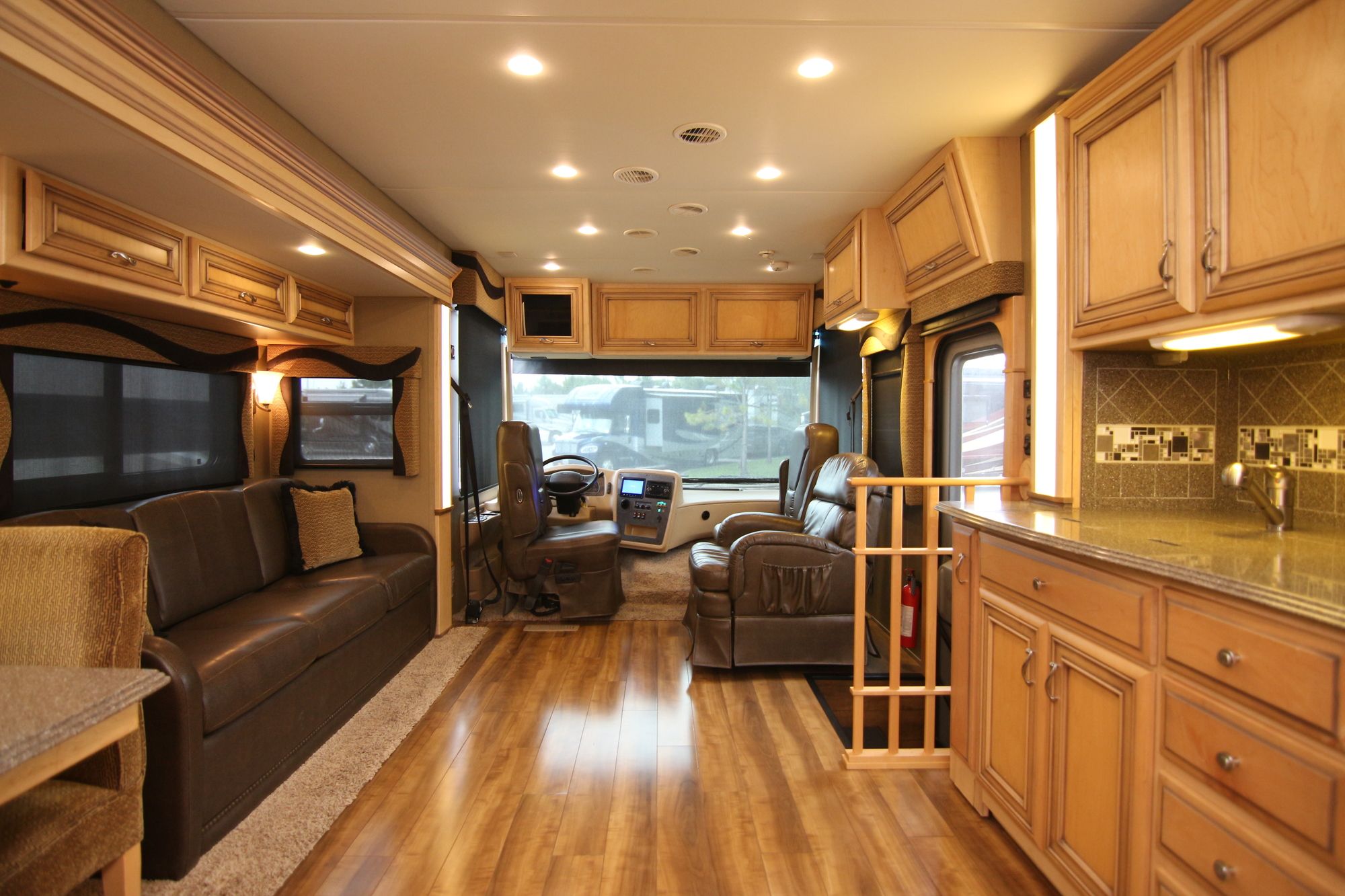 Used 2014 Newmar Canyon Star 3650 Class A  For Sale