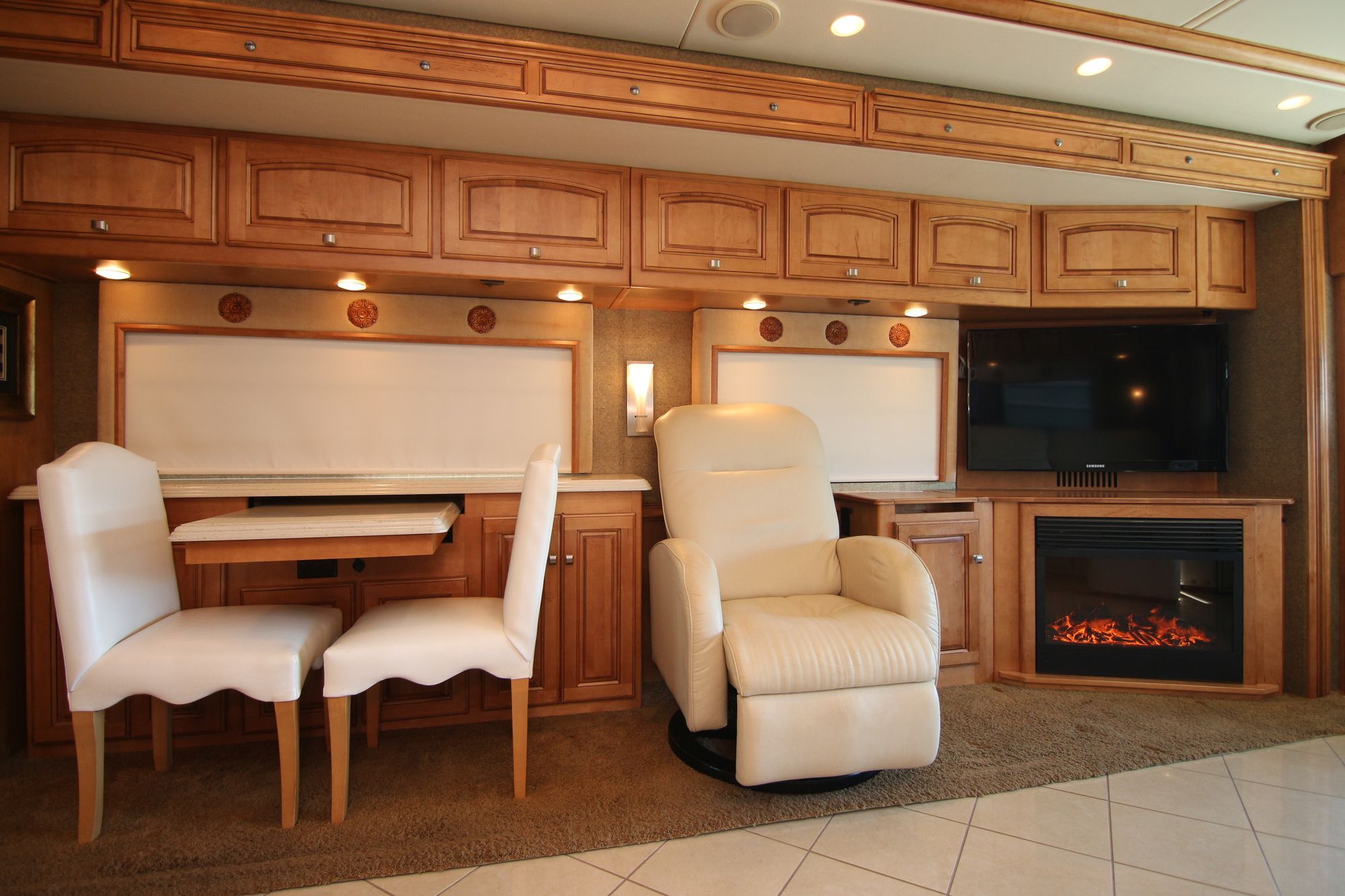 Used 2013 Winnebago Journey 40U Class A  For Sale