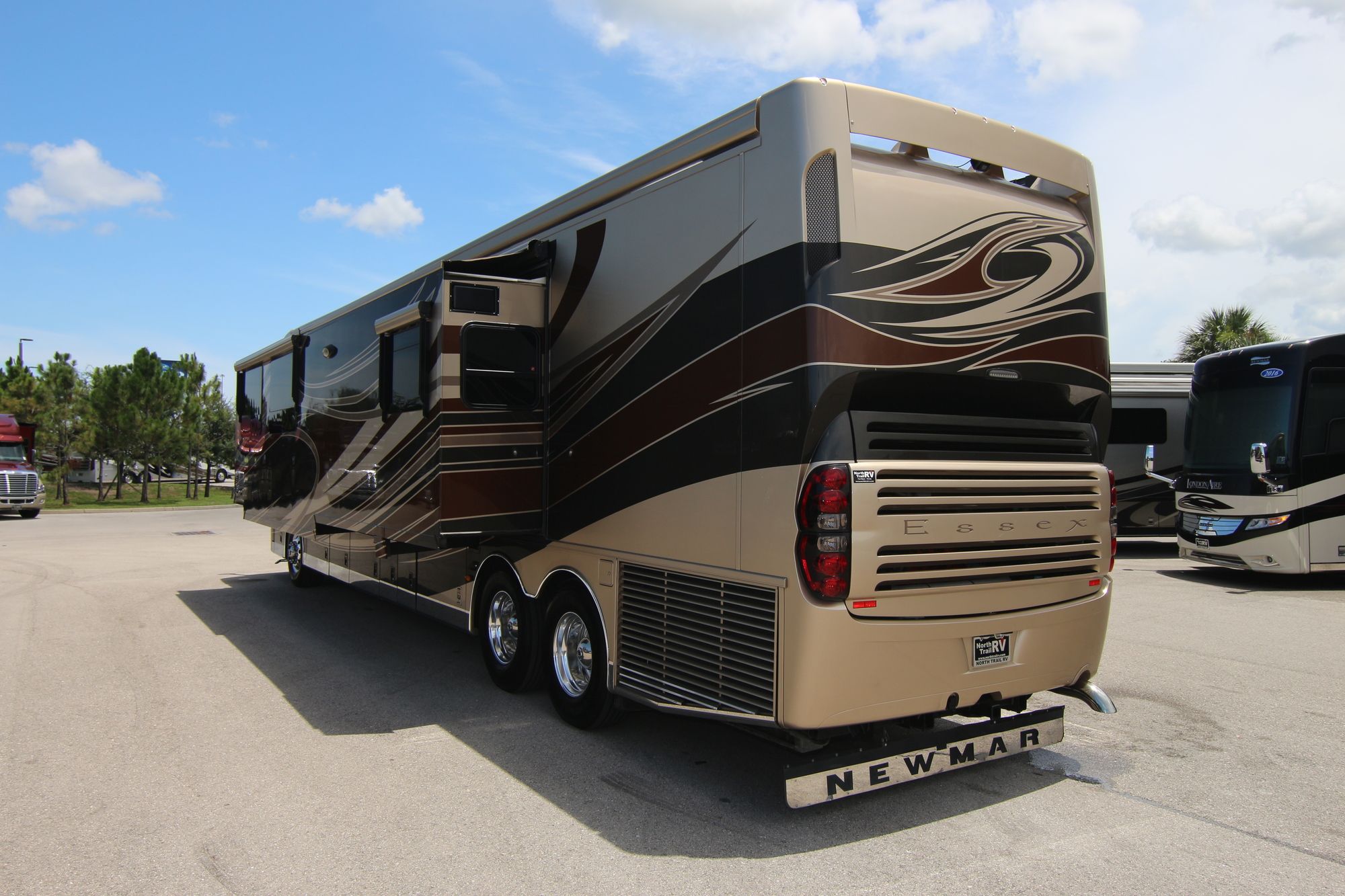 Used 2012 Newmar Essex 4544 Class A  For Sale