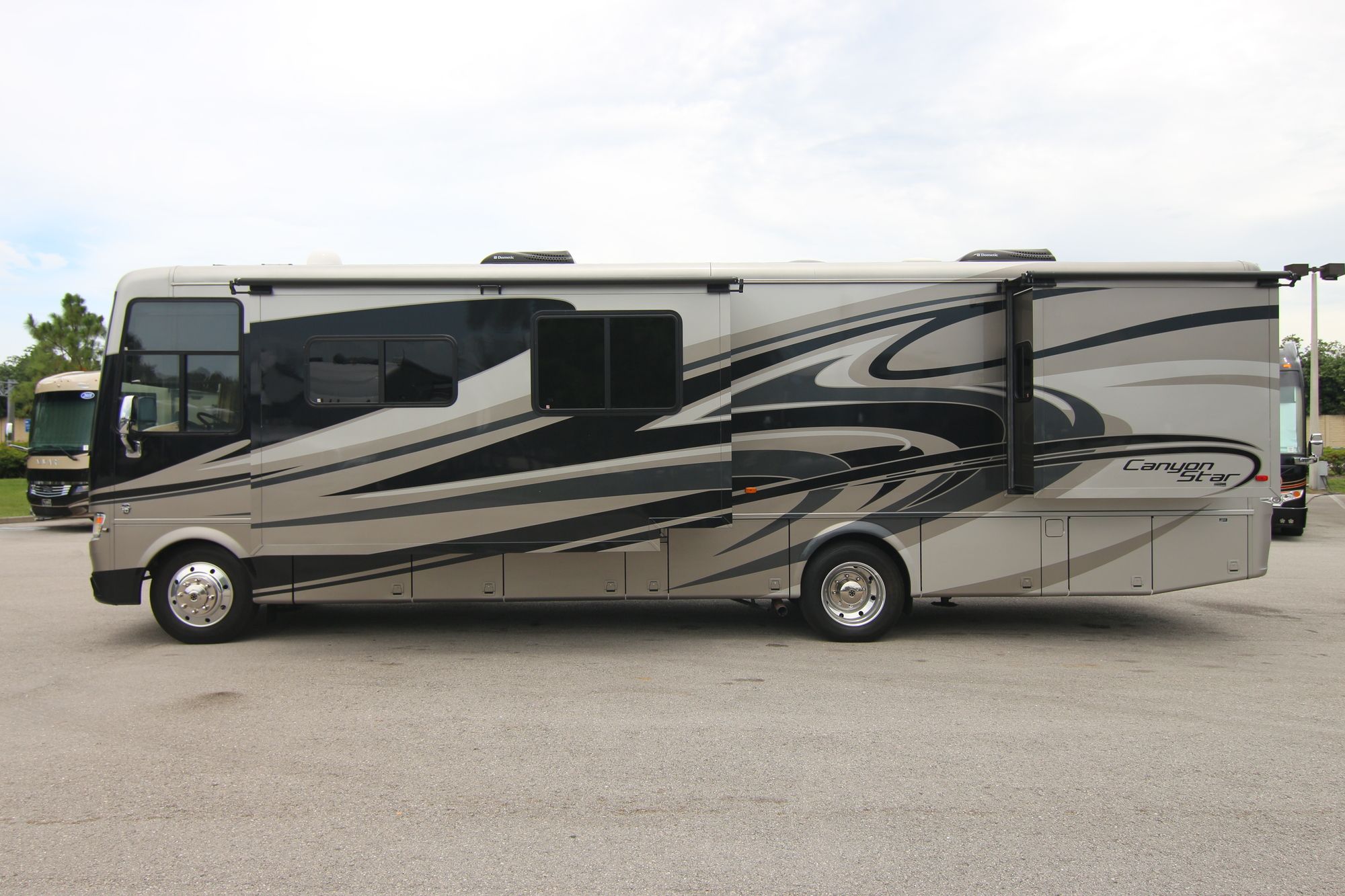 Used 2014 Newmar Canyon Star 3650 Class A  For Sale