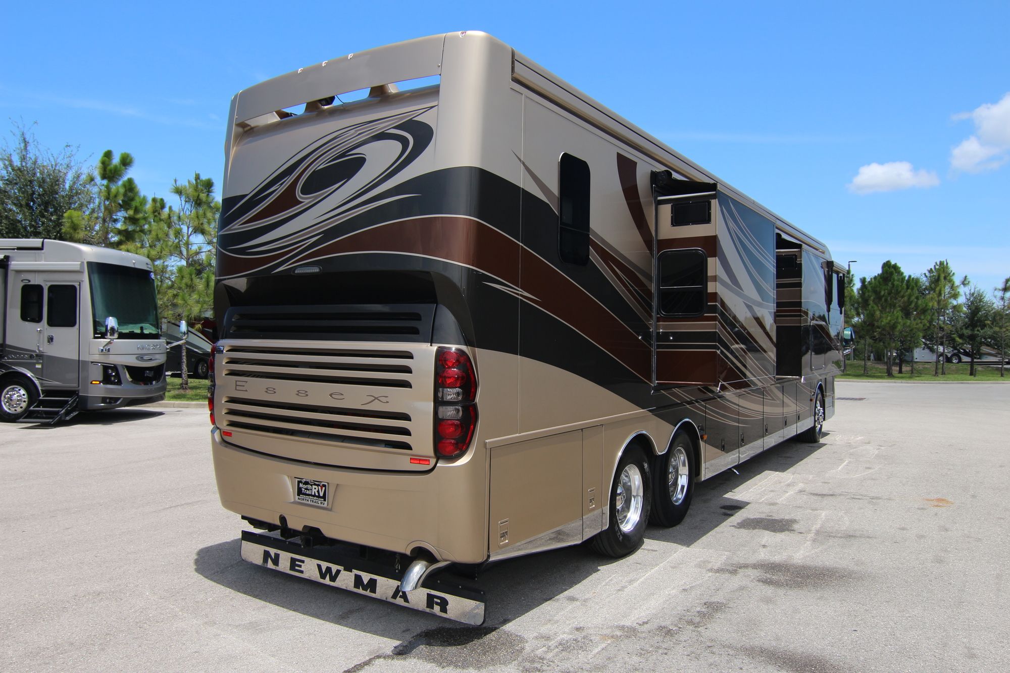 Used 2012 Newmar Essex 4544 Class A  For Sale