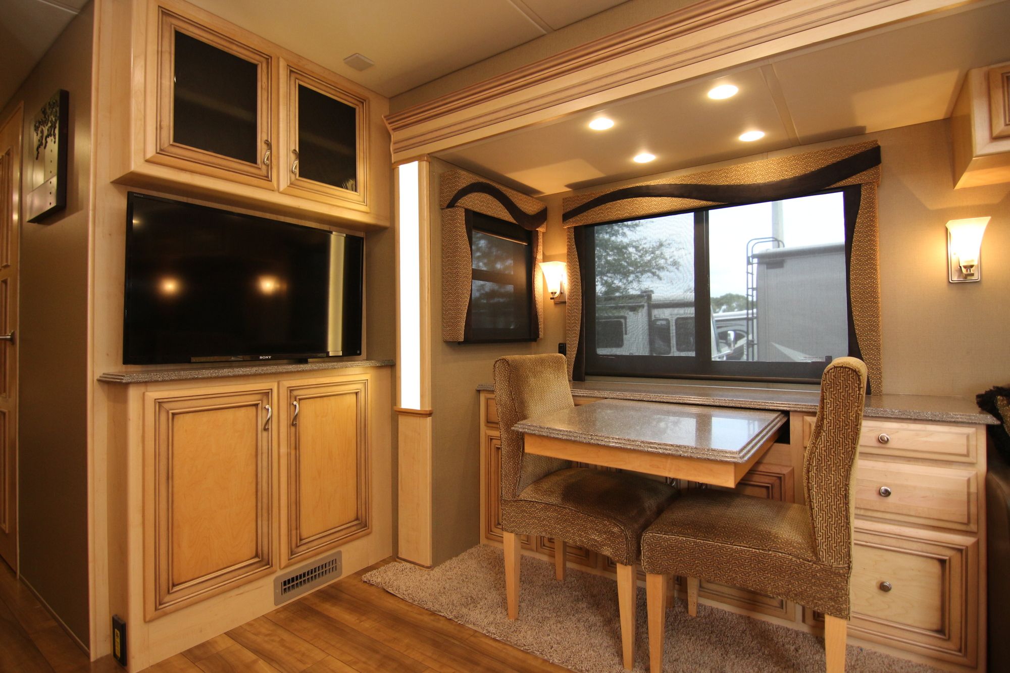 Used 2014 Newmar Canyon Star 3650 Class A  For Sale